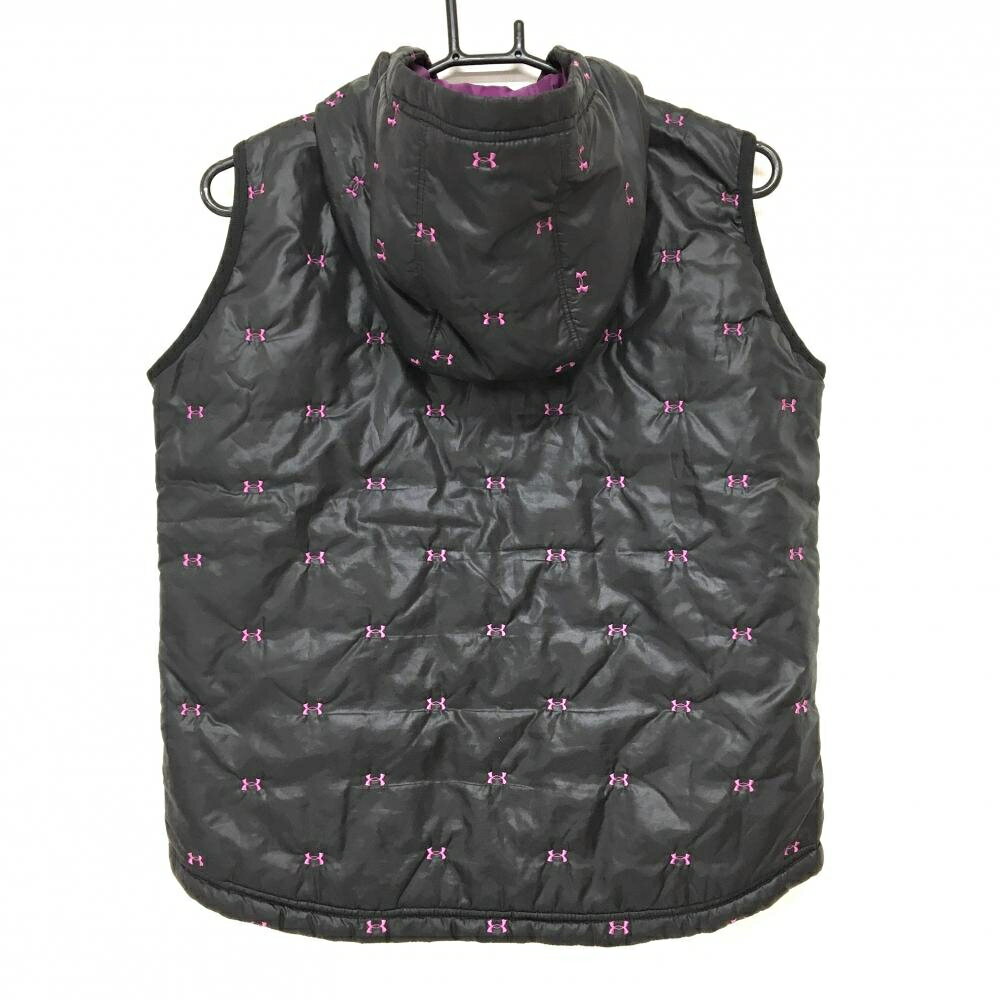 【美品】アンダーアーマー 中綿ベスト 黒×パープル ロゴ総柄 スナップボタン レディース LG ゴルフウェア UNDER ARMOUR
