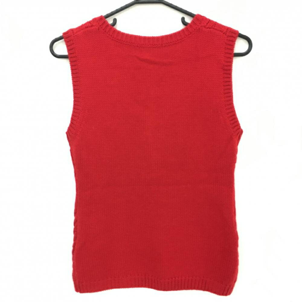 【超美品】リエンダスエルタ ニットベスト レッド ケーブル編み ロゴワッペン Vネック ウール混 レディース M ゴルフウェア rienda suelta