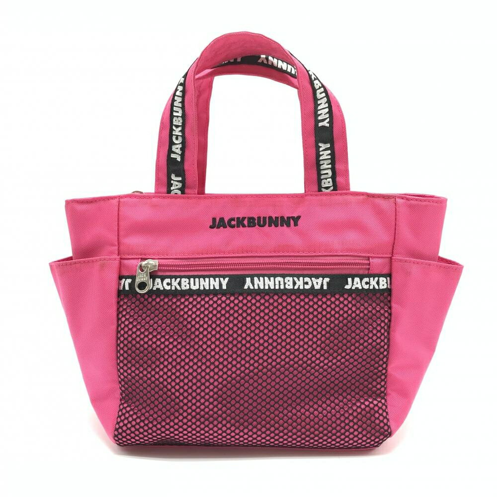 商品説明 ブランド Jack Bunny アイテム カートバッグ 表記サイズ ※海外サイズの場合もございます。必ず実寸サイズをご確認ください。 実寸サイズ 　底幅：約21cm　高さ：約21cm　奥行き(マチ)：約11cm　持ち手：約12.5cm ※実寸サイズの採寸方法については、こちらをご覧ください。 ★実寸サイズは平台に平置きして外寸を測定しており、商品によっては若干の誤差が生じます。数cmの誤差は予めご了承くださいませ。 特徴・仕様 付属品 商品ランク B+ コメント ジップ付近・ポケット口・持ち手汚れ 商品ランク（ゴルフウェア） N 新品（タグ付き) S 新品未使用品（タグなし） A+ 使用感や汚れ等がない、または目立たない綺麗な中古品 A 使用感や汚れ等が少ない美品や良品 B+ 使用感や中小の汚れ等がある一般的な中古品 B 使用感や大中の汚れ等がある一般的な中古品 C 使用感や大中の汚れ、小さな穴等がある中古品 商品ランク（ゴルフシューズ） N 新品（タグ付き) S 新品未使用品（タグなし） A+ しわや汚れ等がない、または少ない綺麗な中古品 A しわや小さな汚れはあるが、使用感が少ない美品や良品 B+ しわや中小の汚れ、使用感がある一般的な中古品 B しわや大中の汚れ、使用感がある一般的な中古品 C しわや大中の汚れ、使用感がある中古品 D しわや大きな汚れ、使用感がある中古品 &nbsp;★A+～CランクはUSED品となりますので、神経質な方はご入札をお控えください。 &nbsp;★Nランクは新品商品ですが、一部保管時による汚れ等があります。商品説明や写真で必ずご確認ください。　