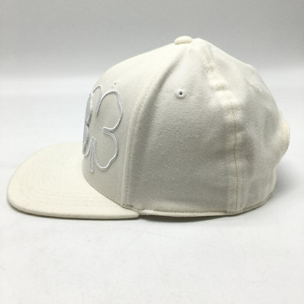 【美品】ブラッククローバー フラットキャップ 白 立体ロゴ刺しゅう ウール混 ゴルフウェア BlackClover