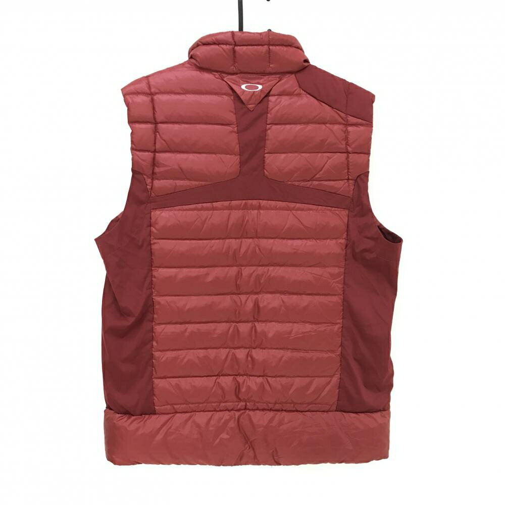 【超美品】オークリー ダウンベスト レッド ロゴ刺しゅう白 ダウン90％ メンズ XL ゴルフウェア Oakley