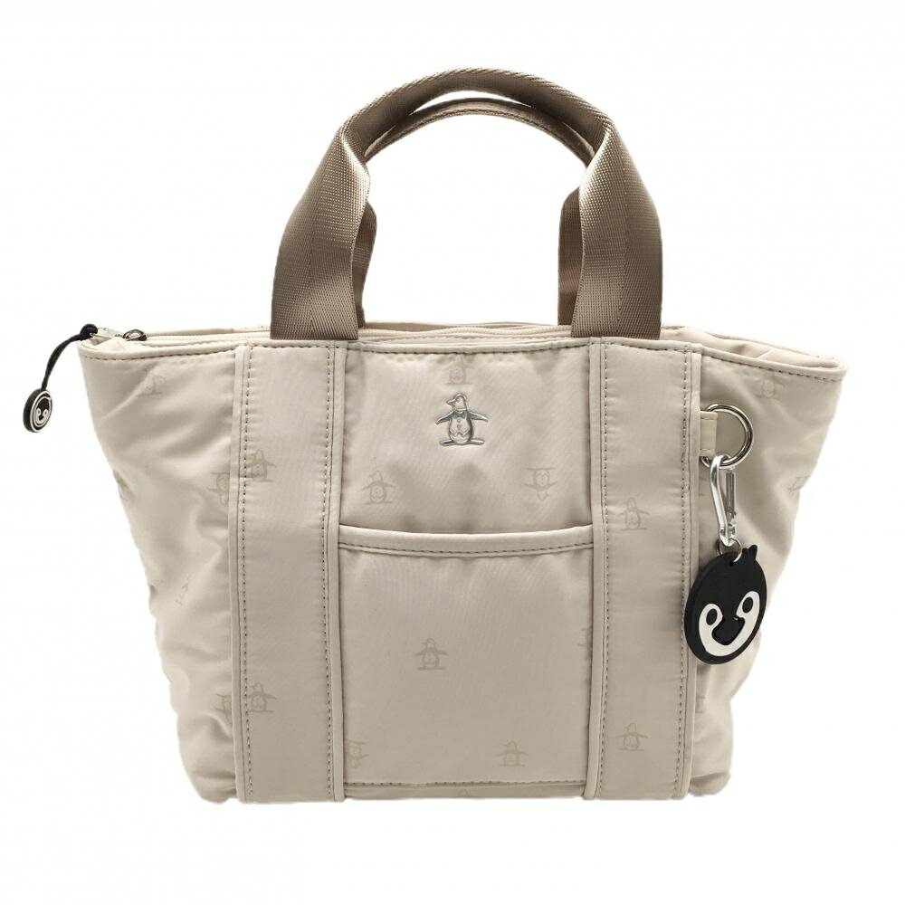 商品説明 ブランド Munsingwear アイテム カートバッグ 表記サイズ ※海外サイズの場合もございます。必ず実寸サイズをご確認ください。 実寸サイズ 　底幅：約23.5cm　高さ：約21.5cm　奥行き(マチ)：約12cm　持ち手：約11.5cm ※実寸サイズの採寸方法については、こちらをご覧ください。 ★実寸サイズは平台に平置きして外寸を測定しており、商品によっては若干の誤差が生じます。数cmの誤差は予めご了承くださいませ。 特徴・仕様 付属品 商品ランク A コメント しわ、底汚れ 商品ランク（ゴルフウェア） N 新品（タグ付き) S 新品未使用品（タグなし） A+ 使用感や汚れ等がない、または目立たない綺麗な中古品 A 使用感や汚れ等が少ない美品や良品 B+ 使用感や中小の汚れ等がある一般的な中古品 B 使用感や大中の汚れ等がある一般的な中古品 C 使用感や大中の汚れ、小さな穴等がある中古品 商品ランク（ゴルフシューズ） N 新品（タグ付き) S 新品未使用品（タグなし） A+ しわや汚れ等がない、または少ない綺麗な中古品 A しわや小さな汚れはあるが、使用感が少ない美品や良品 B+ しわや中小の汚れ、使用感がある一般的な中古品 B しわや大中の汚れ、使用感がある一般的な中古品 C しわや大中の汚れ、使用感がある中古品 D しわや大きな汚れ、使用感がある中古品 &nbsp;★A+～CランクはUSED品となりますので、神経質な方はご入札をお控えください。 &nbsp;★Nランクは新品商品ですが、一部保管時による汚れ等があります。商品説明や写真で必ずご確認ください。　