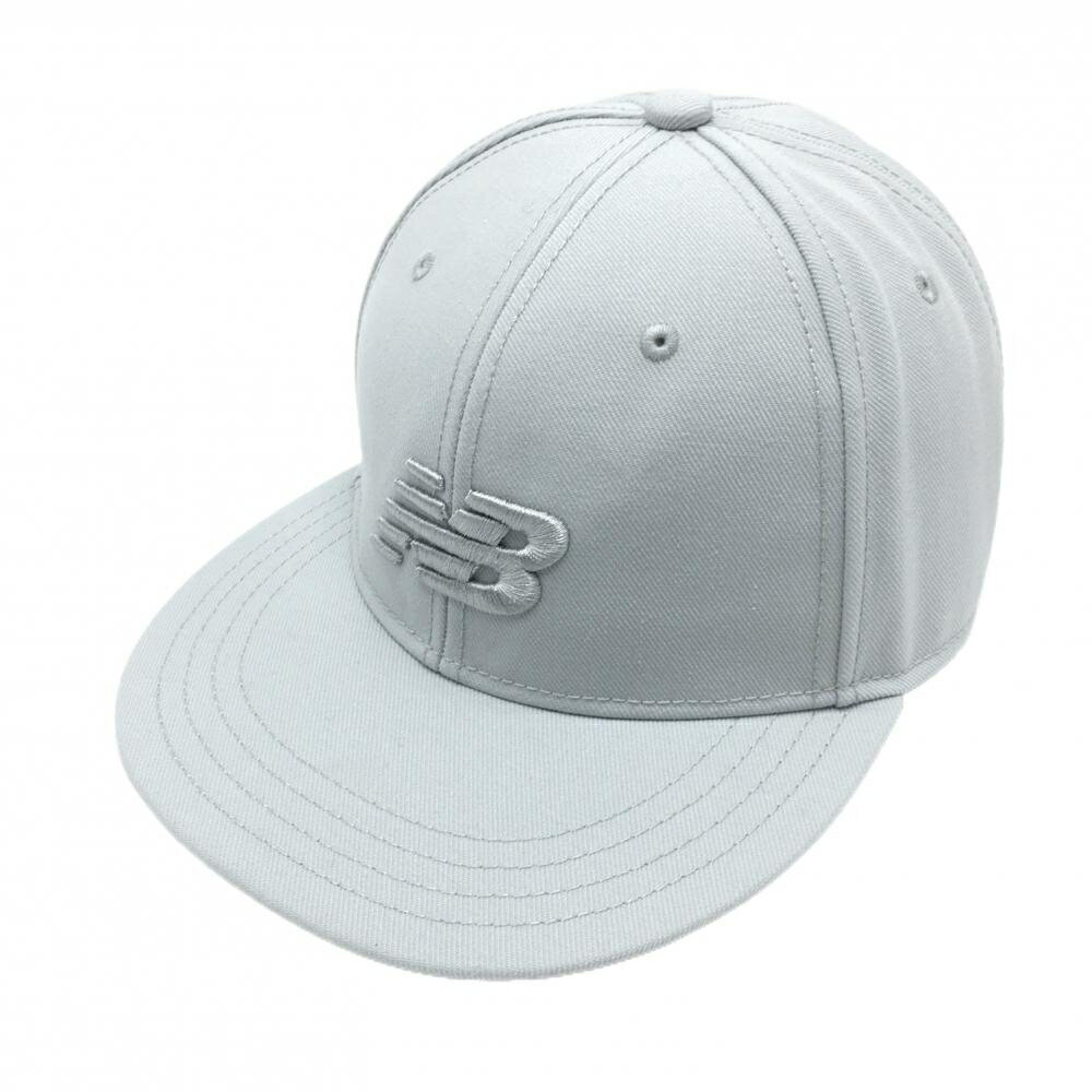 商品説明 ブランド New Balance アイテム フラットキャップ 表記サイズ FR ※海外サイズの場合もございます。必ず実寸サイズをご確認ください。 実寸サイズ 　つば：約7cm ※実寸サイズの採寸方法については、こちらをご覧ください。 ★実寸サイズは平台に平置きして外寸を測定しており、商品によっては若干の誤差が生じます。数cmの誤差は予めご了承くださいませ。 特徴・仕様 付属品 商品ランク A+ コメント 商品ランク（ゴルフウェア） N 新品（タグ付き) S 新品未使用品（タグなし） A+ 使用感や汚れ等がない、または目立たない綺麗な中古品 A 使用感や汚れ等が少ない美品や良品 B+ 使用感や中小の汚れ等がある一般的な中古品 B 使用感や大中の汚れ等がある一般的な中古品 C 使用感や大中の汚れ、小さな穴等がある中古品 商品ランク（ゴルフシューズ） N 新品（タグ付き) S 新品未使用品（タグなし） A+ しわや汚れ等がない、または少ない綺麗な中古品 A しわや小さな汚れはあるが、使用感が少ない美品や良品 B+ しわや中小の汚れ、使用感がある一般的な中古品 B しわや大中の汚れ、使用感がある一般的な中古品 C しわや大中の汚れ、使用感がある中古品 D しわや大きな汚れ、使用感がある中古品 &nbsp;★A+～CランクはUSED品となりますので、神経質な方はご入札をお控えください。 &nbsp;★Nランクは新品商品ですが、一部保管時による汚れ等があります。商品説明や写真で必ずご確認ください。　