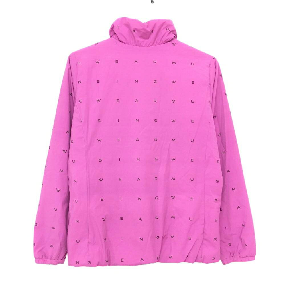 【美品】マンシングウェア 中綿ジャケット パープルピンク×ダークブラウン 英字総柄 レディース M ゴルフウェア Munsingwear