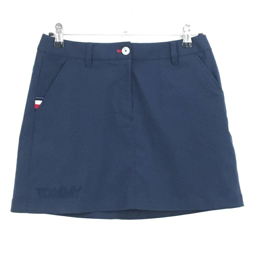 商品説明 ブランド Tommy Hilfiger Golf アイテム スカート 表記サイズ L ※海外サイズの場合もございます。必ず実寸サイズをご確認ください。 実寸サイズ 　ウエスト：約37.5cm　スカート丈：約40cm ※実寸サイズの採寸方法については、こちらをご覧ください。 ★実寸サイズは平台に平置きして外寸を測定しており、商品によっては若干の誤差が生じます。数cmの誤差は予めご了承くださいませ。 特徴・仕様 適応時期 春 ・ 秋 商品ランク A コメント フロント汚れ少 商品ランク（ゴルフウェア） N 新品（タグ付き) S 新品未使用品（タグなし） A+ 使用感や汚れ等がない、または目立たない綺麗な中古品 A 使用感や汚れ等が少ない美品や良品 B+ 使用感や中小の汚れ等がある一般的な中古品 B 使用感や大中の汚れ等がある一般的な中古品 C 使用感や大中の汚れ、小さな穴等がある中古品 商品ランク（ゴルフシューズ） N 新品（タグ付き) S 新品未使用品（タグなし） A+ しわや汚れ等がない、または少ない綺麗な中古品 A しわや小さな汚れはあるが、使用感が少ない美品や良品 B+ しわや中小の汚れ、使用感がある一般的な中古品 B しわや大中の汚れ、使用感がある一般的な中古品 C しわや大中の汚れ、使用感がある中古品 D しわや大きな汚れ、使用感がある中古品 &nbsp;★A+～CランクはUSED品となりますので、神経質な方はご入札をお控えください。 &nbsp;★Nランクは新品商品ですが、一部保管時による汚れ等があります。商品説明や写真で必ずご確認ください。　
