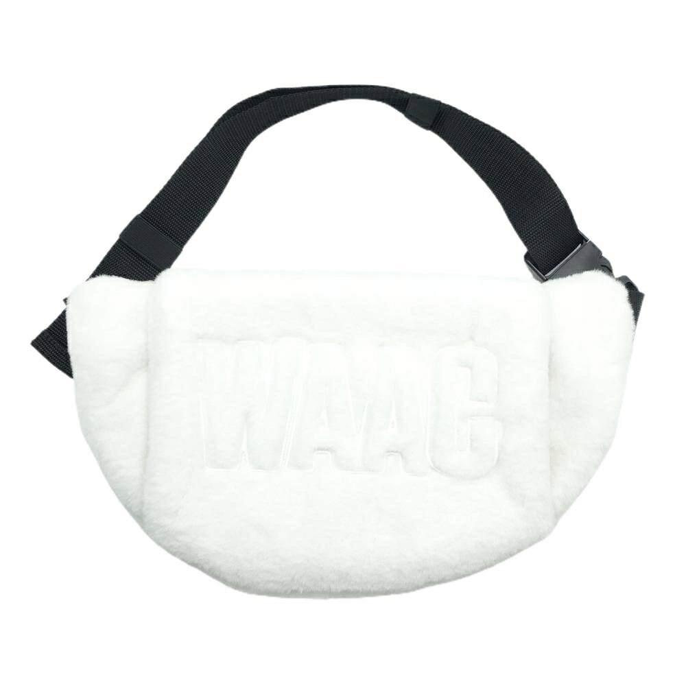 商品説明 ブランド WAAC アイテム ハンドウォーマー 表記サイズ ※海外サイズの場合もございます。必ず実寸サイズをご確認ください。 実寸サイズ 　最大幅：約19.5cm　全長：約34cm ※実寸サイズの採寸方法については、こちらをご覧ください。 ★実寸サイズは平台に平置きして外寸を測定しており、商品によっては若干の誤差が生じます。数cmの誤差は予めご了承くださいませ。 特徴・仕様 適応時期 商品ランク A+ コメント 商品ランク（ゴルフウェア） N 新品（タグ付き) S 新品未使用品（タグなし） A+ 使用感や汚れ等がない、または目立たない綺麗な中古品 A 使用感や汚れ等が少ない美品や良品 B+ 使用感や中小の汚れ等がある一般的な中古品 B 使用感や大中の汚れ等がある一般的な中古品 C 使用感や大中の汚れ、小さな穴等がある中古品 商品ランク（ゴルフシューズ） N 新品（タグ付き) S 新品未使用品（タグなし） A+ しわや汚れ等がない、または少ない綺麗な中古品 A しわや小さな汚れはあるが、使用感が少ない美品や良品 B+ しわや中小の汚れ、使用感がある一般的な中古品 B しわや大中の汚れ、使用感がある一般的な中古品 C しわや大中の汚れ、使用感がある中古品 D しわや大きな汚れ、使用感がある中古品 &nbsp;★A+～CランクはUSED品となりますので、神経質な方はご入札をお控えください。 &nbsp;★Nランクは新品商品ですが、一部保管時による汚れ等があります。商品説明や写真で必ずご確認ください。　