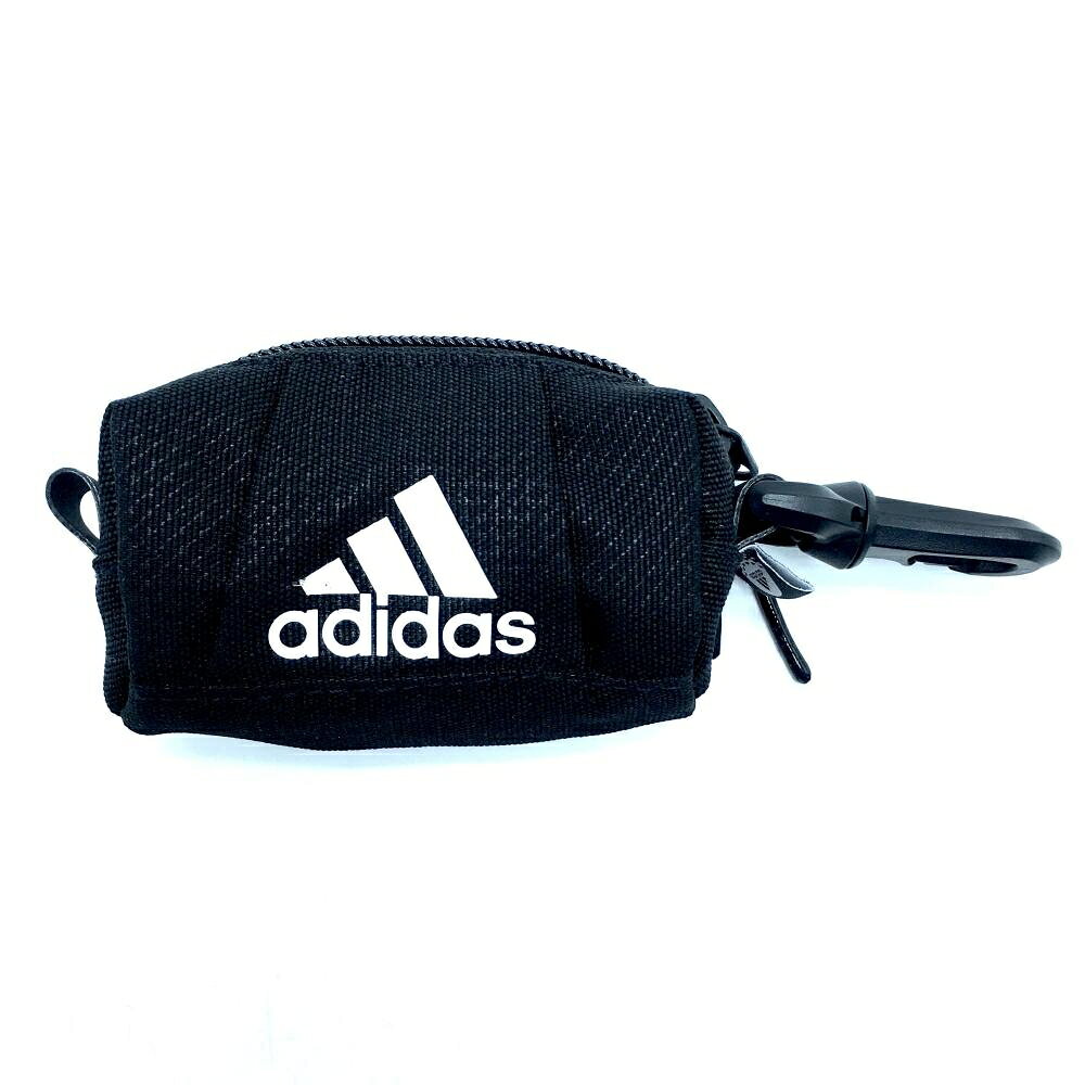 商品説明 ブランド adidas アイテム ボールケース 表記サイズ ※海外サイズの場合もございます。必ず実寸サイズをご確認ください。 実寸サイズ ※実寸サイズの採寸方法については、こちらをご覧ください。 ★実寸サイズは平台に平置きして外寸を測定しており、商品によっては若干の誤差が生じます。数cmの誤差は予めご了承くださいませ。 特徴・仕様 付属品 商品ランク A コメント ロゴ汚れ 商品ランク（ゴルフウェア） N 新品（タグ付き) S 新品未使用品（タグなし） A+ 使用感や汚れ等がない、または目立たない綺麗な中古品 A 使用感や汚れ等が少ない美品や良品 B+ 使用感や中小の汚れ等がある一般的な中古品 B 使用感や大中の汚れ等がある一般的な中古品 C 使用感や大中の汚れ、小さな穴等がある中古品 商品ランク（ゴルフシューズ） N 新品（タグ付き) S 新品未使用品（タグなし） A+ しわや汚れ等がない、または少ない綺麗な中古品 A しわや小さな汚れはあるが、使用感が少ない美品や良品 B+ しわや中小の汚れ、使用感がある一般的な中古品 B しわや大中の汚れ、使用感がある一般的な中古品 C しわや大中の汚れ、使用感がある中古品 D しわや大きな汚れ、使用感がある中古品 &nbsp;★A+～CランクはUSED品となりますので、神経質な方はご入札をお控えください。 &nbsp;★Nランクは新品商品ですが、一部保管時による汚れ等があります。商品説明や写真で必ずご確認ください。　