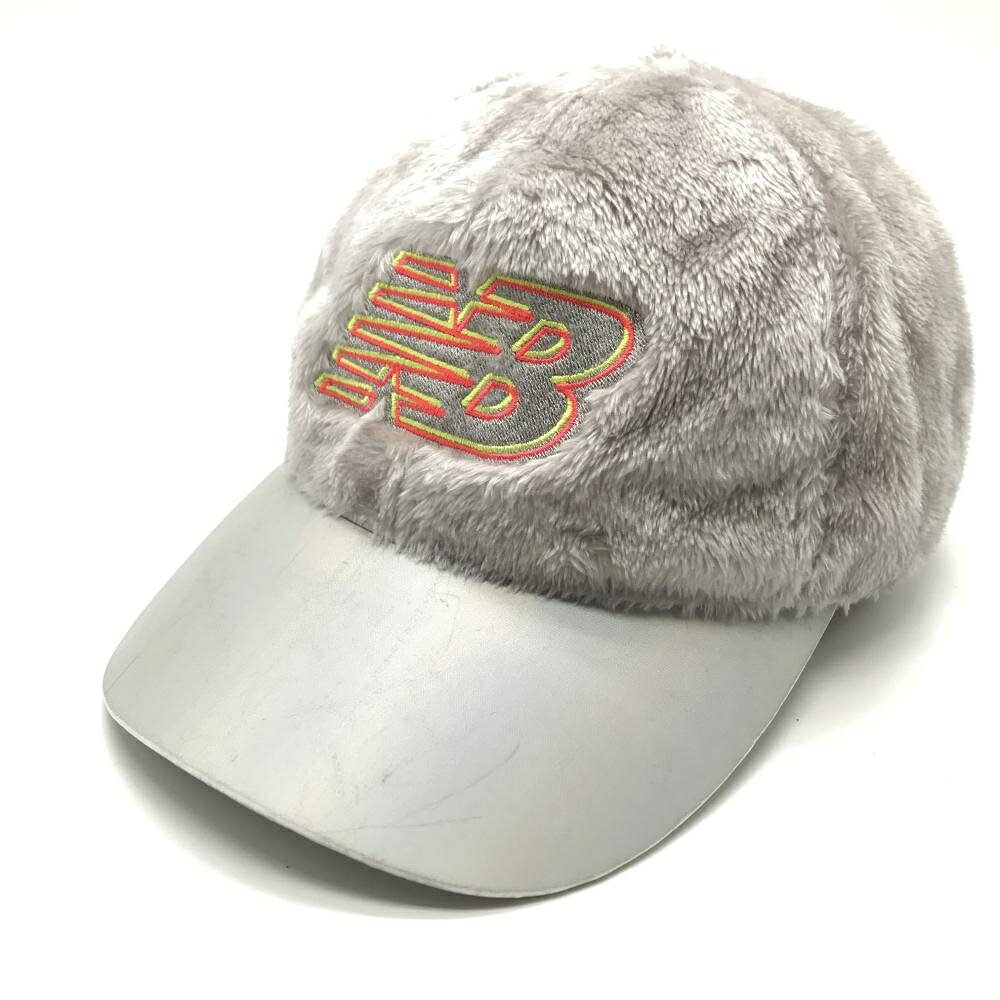 商品説明 ブランド New Balance アイテム ボアキャップ 表記サイズ FR ※海外サイズの場合もございます。必ず実寸サイズをご確認ください。 実寸サイズ 　つば：約6.5cm ※実寸サイズの採寸方法については、こちらをご覧ください。 ★実寸サイズは平台に平置きして外寸を測定しており、商品によっては若干の誤差が生じます。数cmの誤差は予めご了承くださいませ。 特徴・仕様 付属品 商品ランク B+ コメント つば傷 商品ランク（ゴルフウェア） N 新品（タグ付き) S 新品未使用品（タグなし） A+ 使用感や汚れ等がない、または目立たない綺麗な中古品 A 使用感や汚れ等が少ない美品や良品 B+ 使用感や中小の汚れ等がある一般的な中古品 B 使用感や大中の汚れ等がある一般的な中古品 C 使用感や大中の汚れ、小さな穴等がある中古品 商品ランク（ゴルフシューズ） N 新品（タグ付き) S 新品未使用品（タグなし） A+ しわや汚れ等がない、または少ない綺麗な中古品 A しわや小さな汚れはあるが、使用感が少ない美品や良品 B+ しわや中小の汚れ、使用感がある一般的な中古品 B しわや大中の汚れ、使用感がある一般的な中古品 C しわや大中の汚れ、使用感がある中古品 D しわや大きな汚れ、使用感がある中古品 &nbsp;★A+～CランクはUSED品となりますので、神経質な方はご入札をお控えください。 &nbsp;★Nランクは新品商品ですが、一部保管時による汚れ等があります。商品説明や写真で必ずご確認ください。　