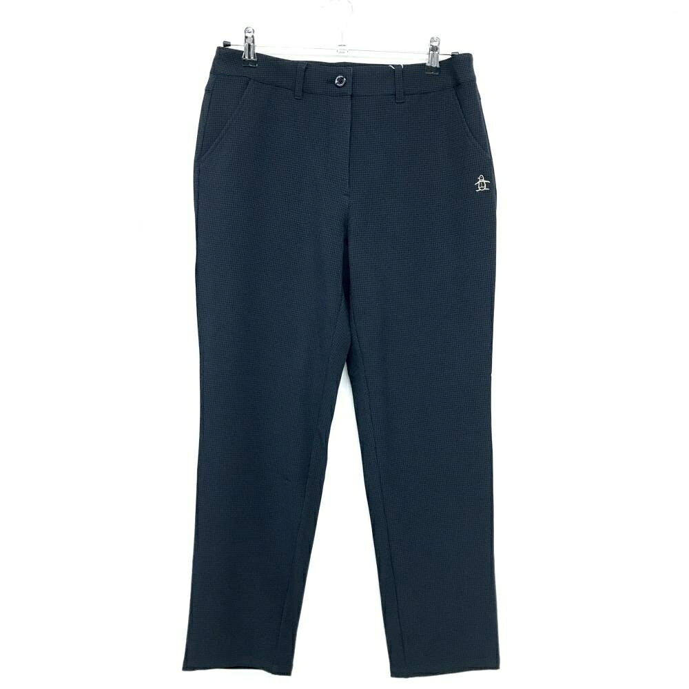 商品説明 ブランド Munsingwear アイテム パンツ 表記サイズ 13 ※海外サイズの場合もございます。必ず実寸サイズをご確認ください。 実寸サイズ 　ウエスト：約40cm　股上：約26.5cm　股下：約69.5cm　もも幅：約29cm　裾幅：約17.5cm ※実寸サイズの採寸方法については、こちらをご覧ください。 ★実寸サイズは平台に平置きして外寸を測定しており、商品によっては若干の誤差が生じます。数cmの誤差は予めご了承くださいませ。 特徴・仕様 2024年モデル 適応時期 春 ・ 秋 商品ランク N コメント 商品ランク（ゴルフウェア） N 新品（タグ付き) S 新品未使用品（タグなし） A+ 使用感や汚れ等がない、または目立たない綺麗な中古品 A 使用感や汚れ等が少ない美品や良品 B+ 使用感や中小の汚れ等がある一般的な中古品 B 使用感や大中の汚れ等がある一般的な中古品 C 使用感や大中の汚れ、小さな穴等がある中古品 商品ランク（ゴルフシューズ） N 新品（タグ付き) S 新品未使用品（タグなし） A+ しわや汚れ等がない、または少ない綺麗な中古品 A しわや小さな汚れはあるが、使用感が少ない美品や良品 B+ しわや中小の汚れ、使用感がある一般的な中古品 B しわや大中の汚れ、使用感がある一般的な中古品 C しわや大中の汚れ、使用感がある中古品 D しわや大きな汚れ、使用感がある中古品 &nbsp;★A+～CランクはUSED品となりますので、神経質な方はご入札をお控えください。 &nbsp;★Nランクは新品商品ですが、一部保管時による汚れ等があります。商品説明や写真で必ずご確認ください。　