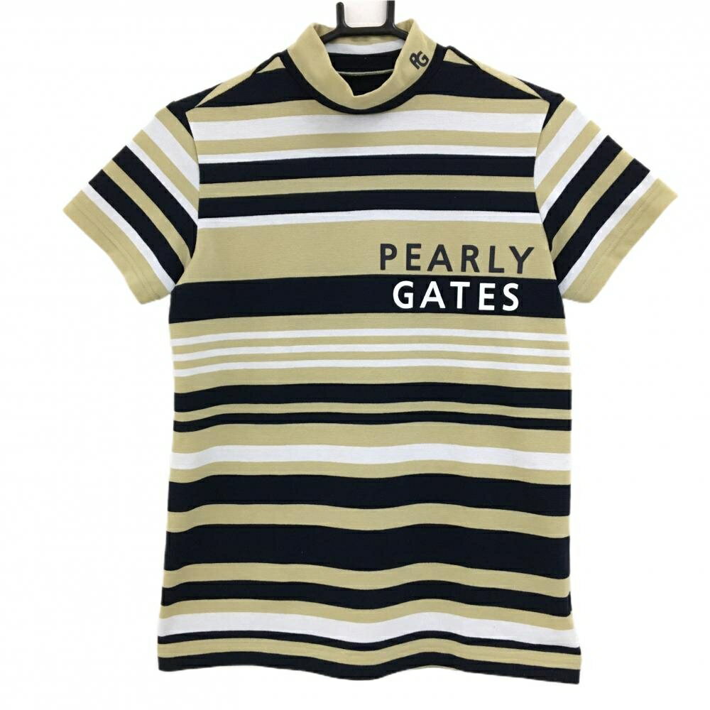 商品説明 ブランド PEARLY GATES アイテム 半袖ハイネックシャツ 表記サイズ 1 ※海外サイズの場合もございます。必ず実寸サイズをご確認ください。 実寸サイズ 　身幅：約45.5cm　袖丈：約15cm　肩幅：約37cm　着丈：約59.5cm ※実寸サイズの採寸方法については、こちらをご覧ください。 ★実寸サイズは平台に平置きして外寸を測定しており、商品によっては若干の誤差が生じます。数cmの誤差は予めご了承くださいませ。 特徴・仕様 ランダムボーダー ロゴ　2024年モデル 適応時期 春 ・ 夏 商品ランク A+ コメント 商品ランク（ゴルフウェア） N 新品（タグ付き) S 新品未使用品（タグなし） A+ 使用感や汚れ等がない、または目立たない綺麗な中古品 A 使用感や汚れ等が少ない美品や良品 B+ 使用感や中小の汚れ等がある一般的な中古品 B 使用感や大中の汚れ等がある一般的な中古品 C 使用感や大中の汚れ、小さな穴等がある中古品 商品ランク（ゴルフシューズ） N 新品（タグ付き) S 新品未使用品（タグなし） A+ しわや汚れ等がない、または少ない綺麗な中古品 A しわや小さな汚れはあるが、使用感が少ない美品や良品 B+ しわや中小の汚れ、使用感がある一般的な中古品 B しわや大中の汚れ、使用感がある一般的な中古品 C しわや大中の汚れ、使用感がある中古品 D しわや大きな汚れ、使用感がある中古品 &nbsp;★A+～CランクはUSED品となりますので、神経質な方はご入札をお控えください。 &nbsp;★Nランクは新品商品ですが、一部保管時による汚れ等があります。商品説明や写真で必ずご確認ください。　