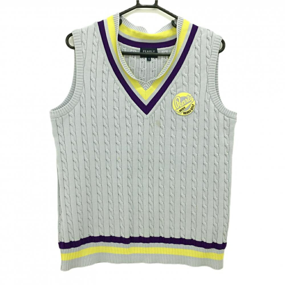 商品説明 ブランド PEARLY GATES アイテム ニットベスト 表記サイズ 5 ※海外サイズの場合もございます。必ず実寸サイズをご確認ください。 実寸サイズ 　身幅：約53cm　袖丈：約-cm　肩幅：約41cm　着丈：約58cm ※実寸サイズの採寸方法については、こちらをご覧ください。 ★実寸サイズは平台に平置きして外寸を測定しており、商品によっては若干の誤差が生じます。数cmの誤差は予めご了承くださいませ。 特徴・仕様 適応時期 春 ・ 秋 商品ランク B+ コメント ネック型崩れ、胸・腹部汚れ 商品ランク（ゴルフウェア） N 新品（タグ付き) S 新品未使用品（タグなし） A+ 使用感や汚れ等がない、または目立たない綺麗な中古品 A 使用感や汚れ等が少ない美品や良品 B+ 使用感や中小の汚れ等がある一般的な中古品 B 使用感や大中の汚れ等がある一般的な中古品 C 使用感や大中の汚れ、小さな穴等がある中古品 商品ランク（ゴルフシューズ） N 新品（タグ付き) S 新品未使用品（タグなし） A+ しわや汚れ等がない、または少ない綺麗な中古品 A しわや小さな汚れはあるが、使用感が少ない美品や良品 B+ しわや中小の汚れ、使用感がある一般的な中古品 B しわや大中の汚れ、使用感がある一般的な中古品 C しわや大中の汚れ、使用感がある中古品 D しわや大きな汚れ、使用感がある中古品 &nbsp;★A+～CランクはUSED品となりますので、神経質な方はご入札をお控えください。 &nbsp;★Nランクは新品商品ですが、一部保管時による汚れ等があります。商品説明や写真で必ずご確認ください。　