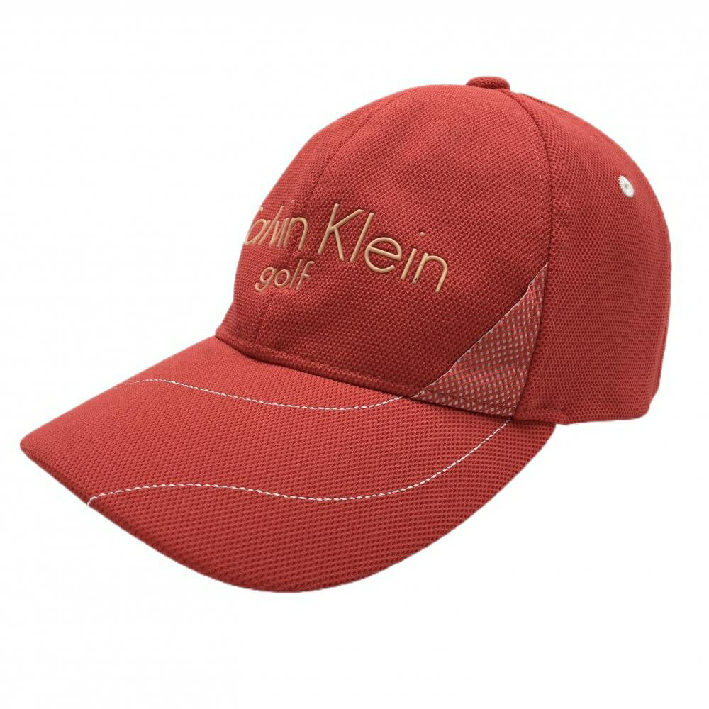 商品説明 ブランド Calvin Klein アイテム キャップ 表記サイズ F(56-58cm) ※海外サイズの場合もございます。必ず実寸サイズをご確認ください。 実寸サイズ 　つば：約7.5cm ※実寸サイズの採寸方法については、こちらをご覧ください。 ★実寸サイズは平台に平置きして外寸を測定しており、商品によっては若干の誤差が生じます。数cmの誤差は予めご了承くださいませ。 特徴・仕様 付属品 商品ランク B+ コメント 額汚れ 商品ランク（ゴルフウェア） N 新品（タグ付き) S 新品未使用品（タグなし） A+ 使用感や汚れ等がない、または目立たない綺麗な中古品 A 使用感や汚れ等が少ない美品や良品 B+ 使用感や中小の汚れ等がある一般的な中古品 B 使用感や大中の汚れ等がある一般的な中古品 C 使用感や大中の汚れ、小さな穴等がある中古品 商品ランク（ゴルフシューズ） N 新品（タグ付き) S 新品未使用品（タグなし） A+ しわや汚れ等がない、または少ない綺麗な中古品 A しわや小さな汚れはあるが、使用感が少ない美品や良品 B+ しわや中小の汚れ、使用感がある一般的な中古品 B しわや大中の汚れ、使用感がある一般的な中古品 C しわや大中の汚れ、使用感がある中古品 D しわや大きな汚れ、使用感がある中古品 &nbsp;★A+～CランクはUSED品となりますので、神経質な方はご入札をお控えください。 &nbsp;★Nランクは新品商品ですが、一部保管時による汚れ等があります。商品説明や写真で必ずご確認ください。　
