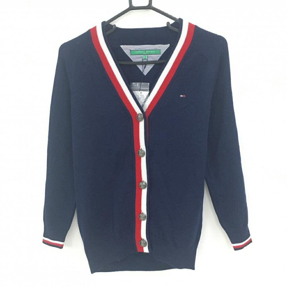 商品説明 ブランド Tommy Hilfiger Golf アイテム ニットカーディガン 表記サイズ L ※海外サイズの場合もございます。必ず実寸サイズをご確認ください。 実寸サイズ 　ゆき丈：約72.5cm　身幅：約42.5cm　着丈：約58.5cm ※実寸サイズの採寸方法については、こちらをご覧ください。 ★実寸サイズは平台に平置きして外寸を測定しており、商品によっては若干の誤差が生じます。数cmの誤差は予めご了承くださいませ。 特徴・仕様 適応時期 春 ・ 秋 商品ランク N コメント 商品ランク（ゴルフウェア） N 新品（タグ付き) S 新品未使用品（タグなし） A+ 使用感や汚れ等がない、または目立たない綺麗な中古品 A 使用感や汚れ等が少ない美品や良品 B+ 使用感や中小の汚れ等がある一般的な中古品 B 使用感や大中の汚れ等がある一般的な中古品 C 使用感や大中の汚れ、小さな穴等がある中古品 商品ランク（ゴルフシューズ） N 新品（タグ付き) S 新品未使用品（タグなし） A+ しわや汚れ等がない、または少ない綺麗な中古品 A しわや小さな汚れはあるが、使用感が少ない美品や良品 B+ しわや中小の汚れ、使用感がある一般的な中古品 B しわや大中の汚れ、使用感がある一般的な中古品 C しわや大中の汚れ、使用感がある中古品 D しわや大きな汚れ、使用感がある中古品 &nbsp;★A+～CランクはUSED品となりますので、神経質な方はご入札をお控えください。 &nbsp;★Nランクは新品商品ですが、一部保管時による汚れ等があります。商品説明や写真で必ずご確認ください。　