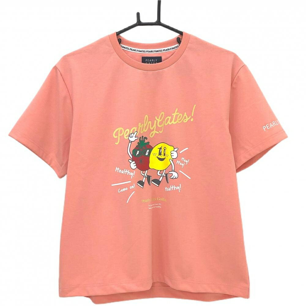 商品説明 ブランド PEARLY GATES アイテム Tシャツ 表記サイズ 1 ※海外サイズの場合もございます。必ず実寸サイズをご確認ください。 実寸サイズ 　身幅：約53cm　袖丈：約20cm　肩幅：約45.5cm　着丈：約59cm ※実寸サイズの採寸方法については、こちらをご覧ください。 ★実寸サイズは平台に平置きして外寸を測定しており、商品によっては若干の誤差が生じます。数cmの誤差は予めご了承くださいませ。 特徴・仕様 2025年モデル 適応時期 夏 商品ランク A+ コメント 商品ランク（ゴルフウェア） N 新品（タグ付き) S 新品未使用品（タグなし） A+ 使用感や汚れ等がない、または目立たない綺麗な中古品 A 使用感や汚れ等が少ない美品や良品 B+ 使用感や中小の汚れ等がある一般的な中古品 B 使用感や大中の汚れ等がある一般的な中古品 C 使用感や大中の汚れ、小さな穴等がある中古品 商品ランク（ゴルフシューズ） N 新品（タグ付き) S 新品未使用品（タグなし） A+ しわや汚れ等がない、または少ない綺麗な中古品 A しわや小さな汚れはあるが、使用感が少ない美品や良品 B+ しわや中小の汚れ、使用感がある一般的な中古品 B しわや大中の汚れ、使用感がある一般的な中古品 C しわや大中の汚れ、使用感がある中古品 D しわや大きな汚れ、使用感がある中古品 &nbsp;★A+～CランクはUSED品となりますので、神経質な方はご入札をお控えください。 &nbsp;★Nランクは新品商品ですが、一部保管時による汚れ等があります。商品説明や写真で必ずご確認ください。　