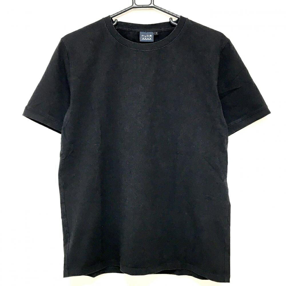商品説明 ブランド muta アイテム Tシャツ 表記サイズ 7 ※海外サイズの場合もございます。必ず実寸サイズをご確認ください。 実寸サイズ 　身幅：約52cm　袖丈：約21.5cm　肩幅：約42.5cm　着丈：約63.5cm ※実寸サイズの採寸方法については、こちらをご覧ください。 ★実寸サイズは平台に平置きして外寸を測定しており、商品によっては若干の誤差が生じます。数cmの誤差は予めご了承くださいませ。 特徴・仕様 適応時期 春 ・ 夏 商品ランク B+ コメント 襟元・肩・袖口色褪せ 商品ランク（ゴルフウェア） N 新品（タグ付き) S 新品未使用品（タグなし） A+ 使用感や汚れ等がない、または目立たない綺麗な中古品 A 使用感や汚れ等が少ない美品や良品 B+ 使用感や中小の汚れ等がある一般的な中古品 B 使用感や大中の汚れ等がある一般的な中古品 C 使用感や大中の汚れ、小さな穴等がある中古品 商品ランク（ゴルフシューズ） N 新品（タグ付き) S 新品未使用品（タグなし） A+ しわや汚れ等がない、または少ない綺麗な中古品 A しわや小さな汚れはあるが、使用感が少ない美品や良品 B+ しわや中小の汚れ、使用感がある一般的な中古品 B しわや大中の汚れ、使用感がある一般的な中古品 C しわや大中の汚れ、使用感がある中古品 D しわや大きな汚れ、使用感がある中古品 &nbsp;★A+～CランクはUSED品となりますので、神経質な方はご入札をお控えください。 &nbsp;★Nランクは新品商品ですが、一部保管時による汚れ等があります。商品説明や写真で必ずご確認ください。　