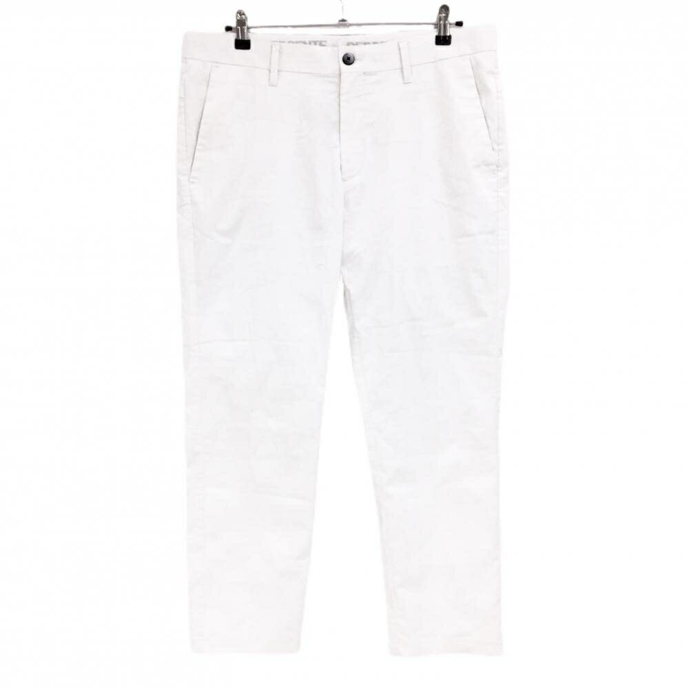 商品説明 ブランド DESCENTE アイテム パンツ 表記サイズ 92/XA ※海外サイズの場合もございます。必ず実寸サイズをご確認ください。 実寸サイズ 　ウエスト：約46.5cm　股上：約26.5cm　股下：約69.5cm　もも幅：約29.5cm　裾幅：約18.5cm ※実寸サイズの採寸方法については、こちらをご覧ください。 ★実寸サイズは平台に平置きして外寸を測定しており、商品によっては若干の誤差が生じます。数cmの誤差は予めご了承くださいませ。 特徴・仕様 適応時期 春 ・ 夏 ・ 秋 商品ランク B+ コメント ファスナー下・腿・裾・ヒップ汚れ、ヒップ・腿糸引き少 商品ランク（ゴルフウェア） N 新品（タグ付き) S 新品未使用品（タグなし） A+ 使用感や汚れ等がない、または目立たない綺麗な中古品 A 使用感や汚れ等が少ない美品や良品 B+ 使用感や中小の汚れ等がある一般的な中古品 B 使用感や大中の汚れ等がある一般的な中古品 C 使用感や大中の汚れ、小さな穴等がある中古品 商品ランク（ゴルフシューズ） N 新品（タグ付き) S 新品未使用品（タグなし） A+ しわや汚れ等がない、または少ない綺麗な中古品 A しわや小さな汚れはあるが、使用感が少ない美品や良品 B+ しわや中小の汚れ、使用感がある一般的な中古品 B しわや大中の汚れ、使用感がある一般的な中古品 C しわや大中の汚れ、使用感がある中古品 D しわや大きな汚れ、使用感がある中古品 &nbsp;★A+～CランクはUSED品となりますので、神経質な方はご入札をお控えください。 &nbsp;★Nランクは新品商品ですが、一部保管時による汚れ等があります。商品説明や写真で必ずご確認ください。　