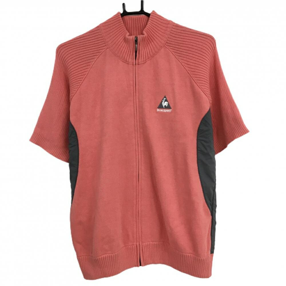 商品説明 ブランド le coq sportif アイテム 半袖切替ニットジャケット 表記サイズ L ※海外サイズの場合もございます。必ず実寸サイズをご確認ください。 実寸サイズ 　ゆき丈：約48.5cm　身幅：約50.5cm　着丈：約60.5cm ※実寸サイズの採寸方法については、こちらをご覧ください。 ★実寸サイズは平台に平置きして外寸を測定しており、商品によっては若干の誤差が生じます。数cmの誤差は予めご了承くださいませ。 特徴・仕様 適応時期 春 ・ 夏 商品ランク A コメント 色褪せ少、背面汚れ少 商品ランク（ゴルフウェア） N 新品（タグ付き) S 新品未使用品（タグなし） A+ 使用感や汚れ等がない、または目立たない綺麗な中古品 A 使用感や汚れ等が少ない美品や良品 B+ 使用感や中小の汚れ等がある一般的な中古品 B 使用感や大中の汚れ等がある一般的な中古品 C 使用感や大中の汚れ、小さな穴等がある中古品 商品ランク（ゴルフシューズ） N 新品（タグ付き) S 新品未使用品（タグなし） A+ しわや汚れ等がない、または少ない綺麗な中古品 A しわや小さな汚れはあるが、使用感が少ない美品や良品 B+ しわや中小の汚れ、使用感がある一般的な中古品 B しわや大中の汚れ、使用感がある一般的な中古品 C しわや大中の汚れ、使用感がある中古品 D しわや大きな汚れ、使用感がある中古品 &nbsp;★A+～CランクはUSED品となりますので、神経質な方はご入札をお控えください。 &nbsp;★Nランクは新品商品ですが、一部保管時による汚れ等があります。商品説明や写真で必ずご確認ください。　
