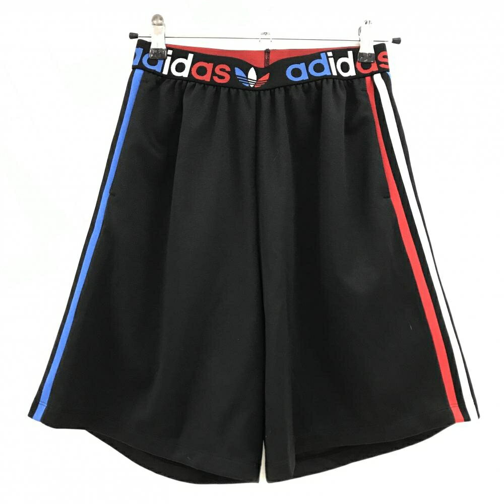 【超美品】アディダス ショートパンツ 黒 サイドトリコロールライン PRIMEBLUEウエストゴム レディース L ゴルフウェア adidas