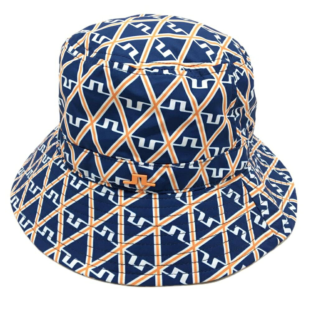 商品説明 ブランド J．LINDEBERG アイテム バケットハット 表記サイズ ONE SIZE ※海外サイズの場合もございます。必ず実寸サイズをご確認ください。 実寸サイズ 　つば：約7cm ※実寸サイズの採寸方法については、こちらをご覧ください。 ★実寸サイズは平台に平置きして外寸を測定しており、商品によっては若干の誤差が生じます。数cmの誤差は予めご了承くださいませ。 特徴・仕様 ロゴ総柄 ダイヤ柄 裏地メッシュ　 付属品 商品ランク A+ コメント 商品ランク（ゴルフウェア） N 新品（タグ付き) S 新品未使用品（タグなし） A+ 使用感や汚れ等がない、または目立たない綺麗な中古品 A 使用感や汚れ等が少ない美品や良品 B+ 使用感や中小の汚れ等がある一般的な中古品 B 使用感や大中の汚れ等がある一般的な中古品 C 使用感や大中の汚れ、小さな穴等がある中古品 商品ランク（ゴルフシューズ） N 新品（タグ付き) S 新品未使用品（タグなし） A+ しわや汚れ等がない、または少ない綺麗な中古品 A しわや小さな汚れはあるが、使用感が少ない美品や良品 B+ しわや中小の汚れ、使用感がある一般的な中古品 B しわや大中の汚れ、使用感がある一般的な中古品 C しわや大中の汚れ、使用感がある中古品 D しわや大きな汚れ、使用感がある中古品 &nbsp;★A+～CランクはUSED品となりますので、神経質な方はご入札をお控えください。 &nbsp;★Nランクは新品商品ですが、一部保管時による汚れ等があります。商品説明や写真で必ずご確認ください。　