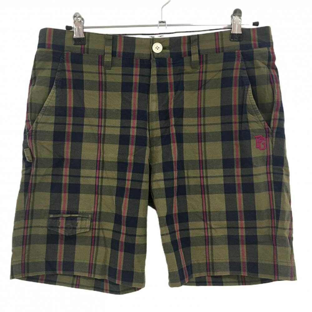 商品説明 ブランド PEARLY GATES アイテム ハーフパンツ 表記サイズ 5 ※海外サイズの場合もございます。必ず実寸サイズをご確認ください。 実寸サイズ 　ウエスト：約43cm　股上：約27cm　股下：約19cm　もも幅：約28cm　裾幅：約26.5cm ※実寸サイズの採寸方法については、こちらをご覧ください。 ★実寸サイズは平台に平置きして外寸を測定しており、商品によっては若干の誤差が生じます。数cmの誤差は予めご了承くださいませ。 特徴・仕様 適応時期 春 ・ 夏 商品ランク B+ コメント ポケット口・裾色褪せ 商品ランク（ゴルフウェア） N 新品（タグ付き) S 新品未使用品（タグなし） A+ 使用感や汚れ等がない、または目立たない綺麗な中古品 A 使用感や汚れ等が少ない美品や良品 B+ 使用感や中小の汚れ等がある一般的な中古品 B 使用感や大中の汚れ等がある一般的な中古品 C 使用感や大中の汚れ、小さな穴等がある中古品 商品ランク（ゴルフシューズ） N 新品（タグ付き) S 新品未使用品（タグなし） A+ しわや汚れ等がない、または少ない綺麗な中古品 A しわや小さな汚れはあるが、使用感が少ない美品や良品 B+ しわや中小の汚れ、使用感がある一般的な中古品 B しわや大中の汚れ、使用感がある一般的な中古品 C しわや大中の汚れ、使用感がある中古品 D しわや大きな汚れ、使用感がある中古品 &nbsp;★A+～CランクはUSED品となりますので、神経質な方はご入札をお控えください。 &nbsp;★Nランクは新品商品ですが、一部保管時による汚れ等があります。商品説明や写真で必ずご確認ください。　