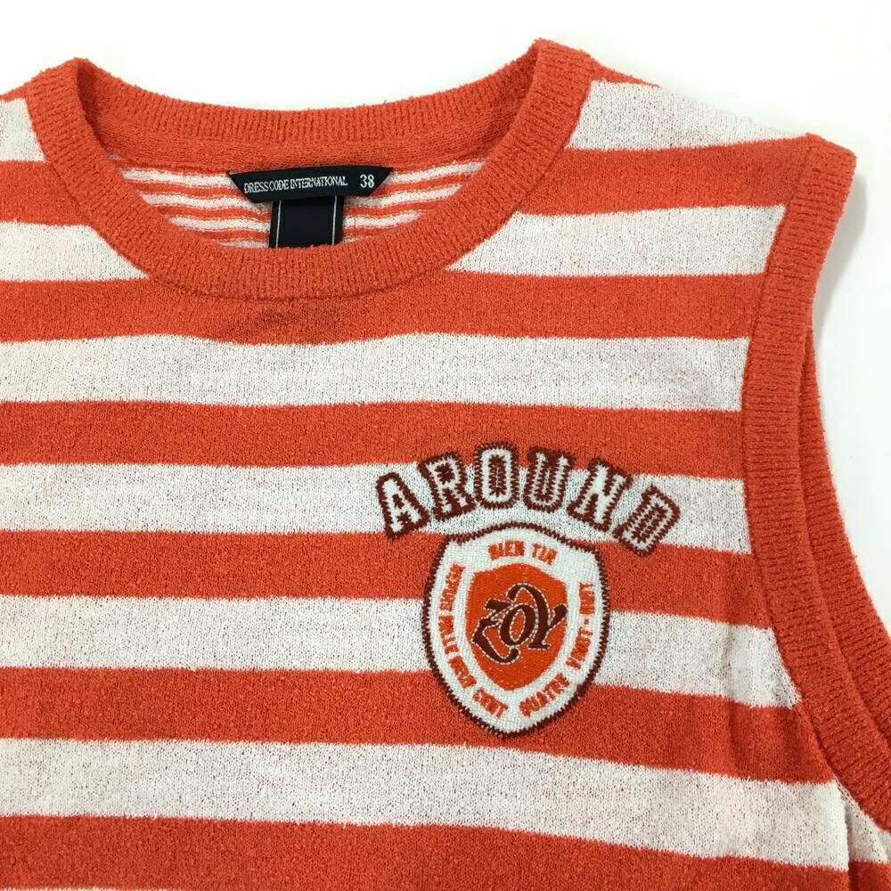 【超美品】ゾーイ ニットベスト オレンジピンク×白 ボーダー パイル地風 胸ロゴ レ...