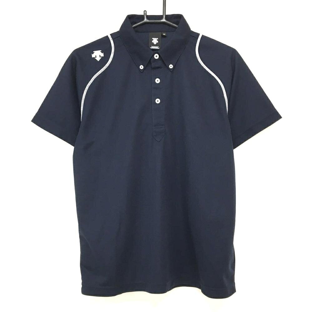商品説明 ブランド DESCENTE アイテム 半袖ポロシャツ 表記サイズ M ※海外サイズの場合もございます。必ず実寸サイズをご確認ください。 実寸サイズ 　ゆき丈：約42cm　身幅：約51cm　着丈：約62cm ※実寸サイズの採寸方法については、こちらをご覧ください。 ★実寸サイズは平台に平置きして外寸を測定しており、商品によっては若干の誤差が生じます。数cmの誤差は予めご了承くださいませ。 特徴・仕様 適応時期 春 ・ 夏 商品ランク A+ コメント 商品ランク（ゴルフウェア） N 新品（タグ付き) S 新品未使用品（タグなし） A+ 使用感や汚れ等がない、または目立たない綺麗な中古品 A 使用感や汚れ等が少ない美品や良品 B+ 使用感や中小の汚れ等がある一般的な中古品 B 使用感や大中の汚れ等がある一般的な中古品 C 使用感や大中の汚れ、小さな穴等がある中古品 商品ランク（ゴルフシューズ） N 新品（タグ付き) S 新品未使用品（タグなし） A+ しわや汚れ等がない、または少ない綺麗な中古品 A しわや小さな汚れはあるが、使用感が少ない美品や良品 B+ しわや中小の汚れ、使用感がある一般的な中古品 B しわや大中の汚れ、使用感がある一般的な中古品 C しわや大中の汚れ、使用感がある中古品 D しわや大きな汚れ、使用感がある中古品 &nbsp;★A+～CランクはUSED品となりますので、神経質な方はご入札をお控えください。 &nbsp;★Nランクは新品商品ですが、一部保管時による汚れ等があります。商品説明や写真で必ずご確認ください。　