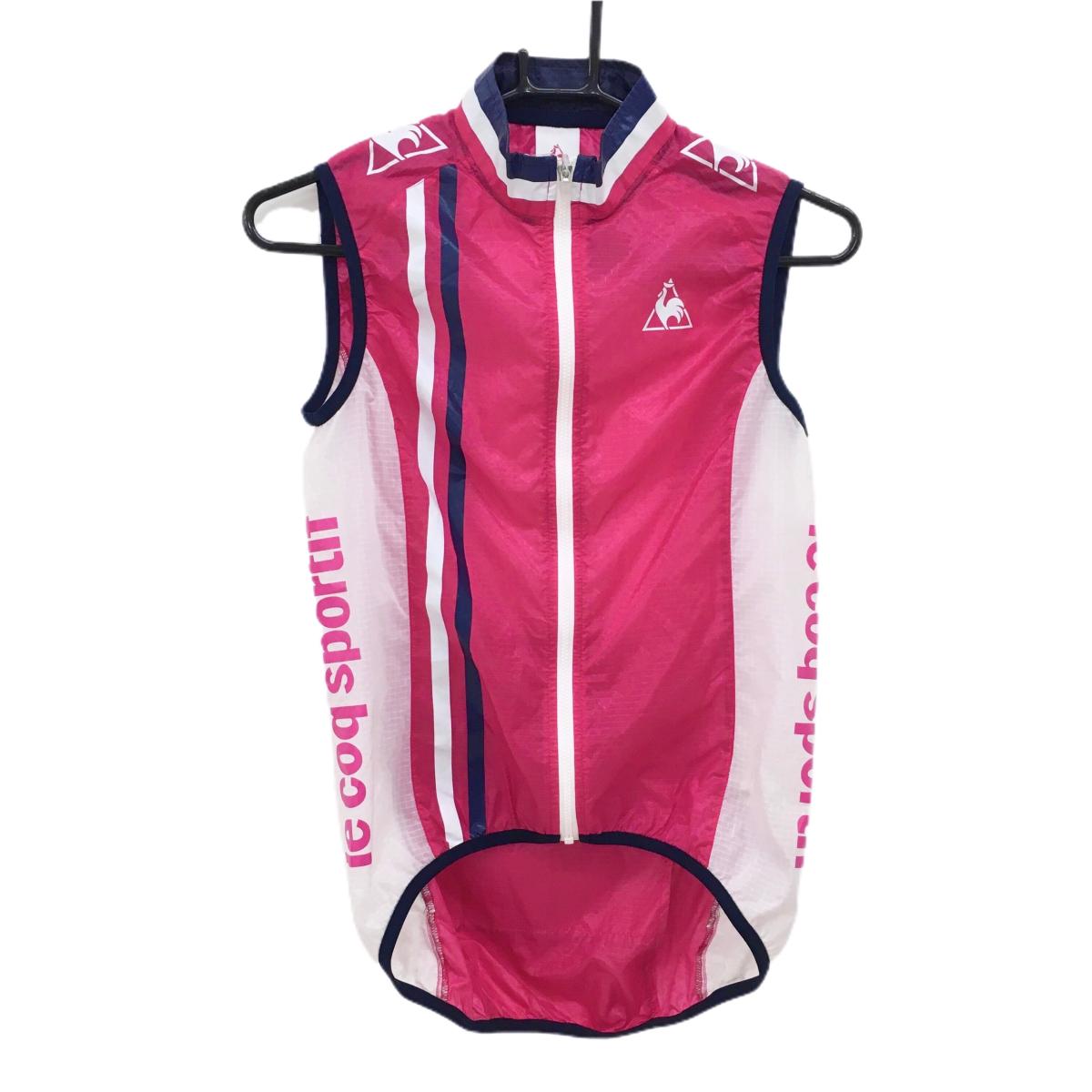 商品説明 ブランド le coq sportif アイテム ナイロンジップベスト 表記サイズ M ※海外サイズの場合もございます。必ず実寸サイズをご確認ください。 実寸サイズ 　身幅：約41cm　袖丈：約-cm　肩幅：約33cm　着丈：約67cm ※実寸サイズの採寸方法については、こちらをご覧ください。 ★実寸サイズは平台に平置きして外寸を測定しており、商品によっては若干の誤差が生じます。数cmの誤差は予めご了承くださいませ。 特徴・仕様 適応時期 春 ・ 夏 ・ 秋 商品ランク N コメント 商品ランク（ゴルフウェア） N 新品（タグ付き) S 新品未使用品（タグなし） A+ 使用感や汚れ等がない、または目立たない綺麗な中古品 A 使用感や汚れ等が少ない美品や良品 B+ 使用感や中小の汚れ等がある一般的な中古品 B 使用感や大中の汚れ等がある一般的な中古品 C 使用感や大中の汚れ、小さな穴等がある中古品 商品ランク（ゴルフシューズ） N 新品（タグ付き) S 新品未使用品（タグなし） A+ しわや汚れ等がない、または少ない綺麗な中古品 A しわや小さな汚れはあるが、使用感が少ない美品や良品 B+ しわや中小の汚れ、使用感がある一般的な中古品 B しわや大中の汚れ、使用感がある一般的な中古品 C しわや大中の汚れ、使用感がある中古品 D しわや大きな汚れ、使用感がある中古品 &nbsp;★A+～CランクはUSED品となりますので、神経質な方はご入札をお控えください。 &nbsp;★Nランクは新品商品ですが、一部保管時による汚れ等があります。商品説明や写真で必ずご確認ください。　