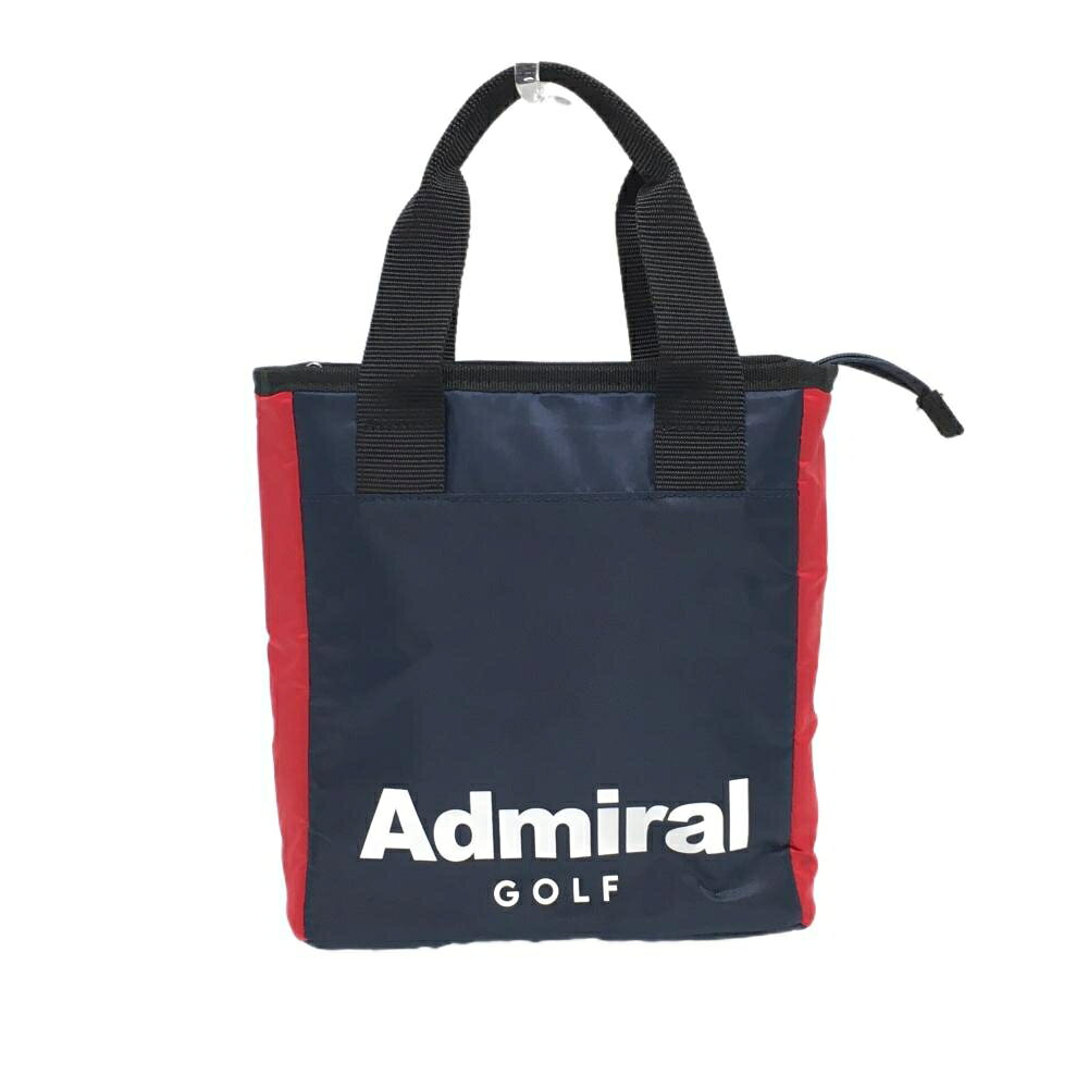 商品説明 ブランド Admiral アイテム 保冷カートバッグ 表記サイズ ※海外サイズの場合もございます。必ず実寸サイズをご確認ください。 実寸サイズ 　底幅：約22cm　高さ：約25cm　奥行き(マチ)：約9.5cm　持ち手：約12cm ※実寸サイズの採寸方法については、こちらをご覧ください。 ★実寸サイズは平台に平置きして外寸を測定しており、商品によっては若干の誤差が生じます。数cmの誤差は予めご了承くださいませ。 特徴・仕様 付属品 商品ランク A+ コメント 商品ランク（ゴルフウェア） N 新品（タグ付き) S 新品未使用品（タグなし） A+ 使用感や汚れ等がない、または目立たない綺麗な中古品 A 使用感や汚れ等が少ない美品や良品 B+ 使用感や中小の汚れ等がある一般的な中古品 B 使用感や大中の汚れ等がある一般的な中古品 C 使用感や大中の汚れ、小さな穴等がある中古品 商品ランク（ゴルフシューズ） N 新品（タグ付き) S 新品未使用品（タグなし） A+ しわや汚れ等がない、または少ない綺麗な中古品 A しわや小さな汚れはあるが、使用感が少ない美品や良品 B+ しわや中小の汚れ、使用感がある一般的な中古品 B しわや大中の汚れ、使用感がある一般的な中古品 C しわや大中の汚れ、使用感がある中古品 D しわや大きな汚れ、使用感がある中古品 &nbsp;★A+～CランクはUSED品となりますので、神経質な方はご入札をお控えください。 &nbsp;★Nランクは新品商品ですが、一部保管時による汚れ等があります。商品説明や写真で必ずご確認ください。　