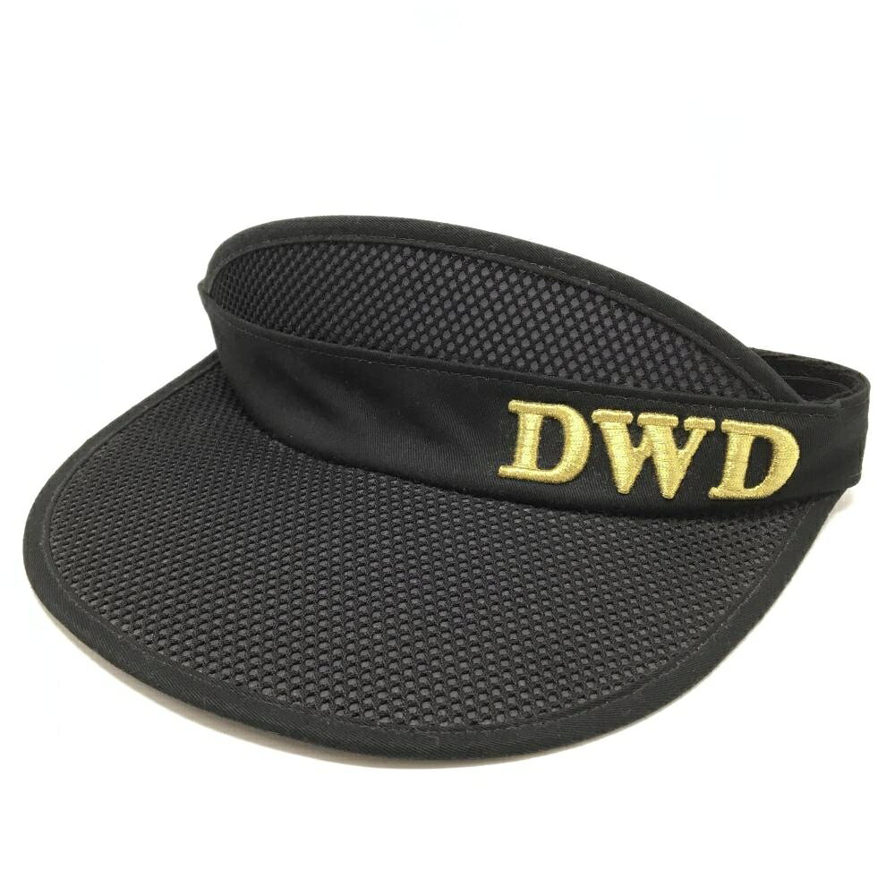 商品説明 ブランド Dance With Dragon アイテム サンバイザー 表記サイズ 99(F) ※海外サイズの場合もございます。必ず実寸サイズをご確認ください。 実寸サイズ つば：約9.5cm ※実寸サイズの採寸方法については、こちらをご覧ください。 ★実寸サイズは平台に平置きして外寸を測定しており、商品によっては若干の誤差が生じます。数cmの誤差は予めご了承くださいませ。 特徴・仕様 付属品 商品ランク B+ コメント 額汚れ・型崩れ少 商品ランク（ゴルフウェア） N 新品（タグ付き) S 新品未使用品（タグなし） A+ 使用感や汚れ等がない、または目立たない綺麗な中古品 A 使用感や汚れ等が少ない美品や良品 B+ 使用感や中小の汚れ等がある一般的な中古品 B 使用感や大中の汚れ等がある一般的な中古品 C 使用感や大中の汚れ、小さな穴等がある中古品 商品ランク（ゴルフシューズ） N 新品（タグ付き) S 新品未使用品（タグなし） A+ しわや汚れ等がない、または少ない綺麗な中古品 A しわや小さな汚れはあるが、使用感が少ない美品や良品 B+ しわや中小の汚れ、使用感がある一般的な中古品 B しわや大中の汚れ、使用感がある一般的な中古品 C しわや大中の汚れ、使用感がある中古品 D しわや大きな汚れ、使用感がある中古品 &nbsp;★A+～CランクはUSED品となりますので、神経質な方はご入札をお控えください。 &nbsp;★Nランクは新品商品ですが、一部保管時による汚れ等があります。商品説明や写真で必ずご確認ください。　