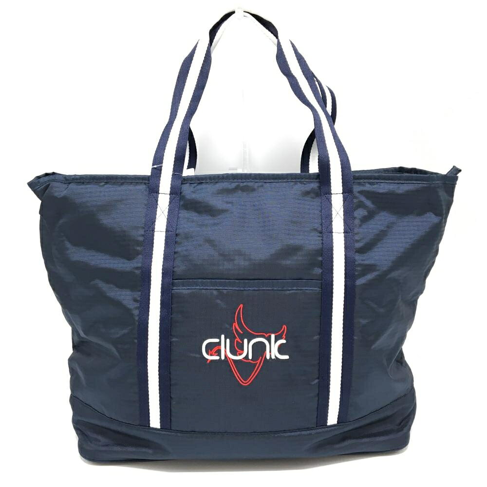 商品説明 ブランド CLUNK アイテム ビッグトートバッグ 表記サイズ ※海外サイズの場合もございます。必ず実寸サイズをご確認ください。 実寸サイズ 　底幅：約41cm　高さ：約37cm　奥行き(マチ)：約21cm　持ち手：約22cm ※実寸サイズの採寸方法については、こちらをご覧ください。 ★実寸サイズは平台に平置きして外寸を測定しており、商品によっては若干の誤差が生じます。数cmの誤差は予めご了承くださいませ。 特徴・仕様 付属品 商品ランク N コメント 商品ランク（ゴルフウェア） N 新品（タグ付き) S 新品未使用品（タグなし） A+ 使用感や汚れ等がない、または目立たない綺麗な中古品 A 使用感や汚れ等が少ない美品や良品 B+ 使用感や中小の汚れ等がある一般的な中古品 B 使用感や大中の汚れ等がある一般的な中古品 C 使用感や大中の汚れ、小さな穴等がある中古品 商品ランク（ゴルフシューズ） N 新品（タグ付き) S 新品未使用品（タグなし） A+ しわや汚れ等がない、または少ない綺麗な中古品 A しわや小さな汚れはあるが、使用感が少ない美品や良品 B+ しわや中小の汚れ、使用感がある一般的な中古品 B しわや大中の汚れ、使用感がある一般的な中古品 C しわや大中の汚れ、使用感がある中古品 D しわや大きな汚れ、使用感がある中古品 &nbsp;★A+～CランクはUSED品となりますので、神経質な方はご入札をお控えください。 &nbsp;★Nランクは新品商品ですが、一部保管時による汚れ等があります。商品説明や写真で必ずご確認ください。　