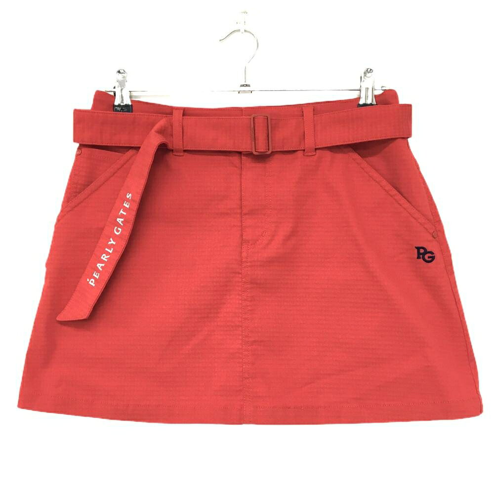 商品説明 ブランド PEARLY GATES アイテム スカート 表記サイズ 1 ※海外サイズの場合もございます。必ず実寸サイズをご確認ください。 実寸サイズ 　ウエスト：約37cm　スカート丈：約37cm ※実寸サイズの採寸方法については、こちらをご覧ください。 ★実寸サイズは平台に平置きして外寸を測定しており、商品によっては若干の誤差が生じます。数cmの誤差は予めご了承くださいませ。 特徴・仕様 適応時期 春 ・ 夏 ・ 秋 商品ランク A コメント ポケット口・後ポケット薄汚れ 商品ランク（ゴルフウェア） N 新品（タグ付き) S 新品未使用品（タグなし） A+ 使用感や汚れ等がない、または目立たない綺麗な中古品 A 使用感や汚れ等が少ない美品や良品 B+ 使用感や中小の汚れ等がある一般的な中古品 B 使用感や大中の汚れ等がある一般的な中古品 C 使用感や大中の汚れ、小さな穴等がある中古品 商品ランク（ゴルフシューズ） N 新品（タグ付き) S 新品未使用品（タグなし） A+ しわや汚れ等がない、または少ない綺麗な中古品 A しわや小さな汚れはあるが、使用感が少ない美品や良品 B+ しわや中小の汚れ、使用感がある一般的な中古品 B しわや大中の汚れ、使用感がある一般的な中古品 C しわや大中の汚れ、使用感がある中古品 D しわや大きな汚れ、使用感がある中古品 &nbsp;★A+～CランクはUSED品となりますので、神経質な方はご入札をお控えください。 &nbsp;★Nランクは新品商品ですが、一部保管時による汚れ等があります。商品説明や写真で必ずご確認ください。　