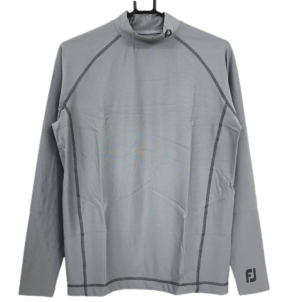 商品説明 ブランド FootJoy アイテム ハイネックインナーシャツ 表記サイズ M ※海外サイズの場合もございます。必ず実寸サイズをご確認ください。 実寸サイズ 　　ゆき丈：約82.5cm　身幅：約49.5cm　着丈：約64cm ※実寸サイズの採寸方法については、こちらをご覧ください。 ★実寸サイズは平台に平置きして外寸を測定しており、商品によっては若干の誤差が生じます。数cmの誤差は予めご了承くださいませ。 特徴・仕様 適応時期 通年 商品ランク N コメント 商品ランク（ゴルフウェア） N 新品（タグ付き) S 新品未使用品（タグなし） A+ 使用感や汚れ等がない、または目立たない綺麗な中古品 A 使用感や汚れ等が少ない美品や良品 B+ 使用感や中小の汚れ等がある一般的な中古品 B 使用感や大中の汚れ等がある一般的な中古品 C 使用感や大中の汚れ、小さな穴等がある中古品 商品ランク（ゴルフシューズ） N 新品（タグ付き) S 新品未使用品（タグなし） A+ しわや汚れ等がない、または少ない綺麗な中古品 A しわや小さな汚れはあるが、使用感が少ない美品や良品 B+ しわや中小の汚れ、使用感がある一般的な中古品 B しわや大中の汚れ、使用感がある一般的な中古品 C しわや大中の汚れ、使用感がある中古品 D しわや大きな汚れ、使用感がある中古品 &nbsp;★A+～CランクはUSED品となりますので、神経質な方はご入札をお控えください。 &nbsp;★Nランクは新品商品ですが、一部保管時による汚れ等があります。商品説明や写真で必ずご確認ください。　