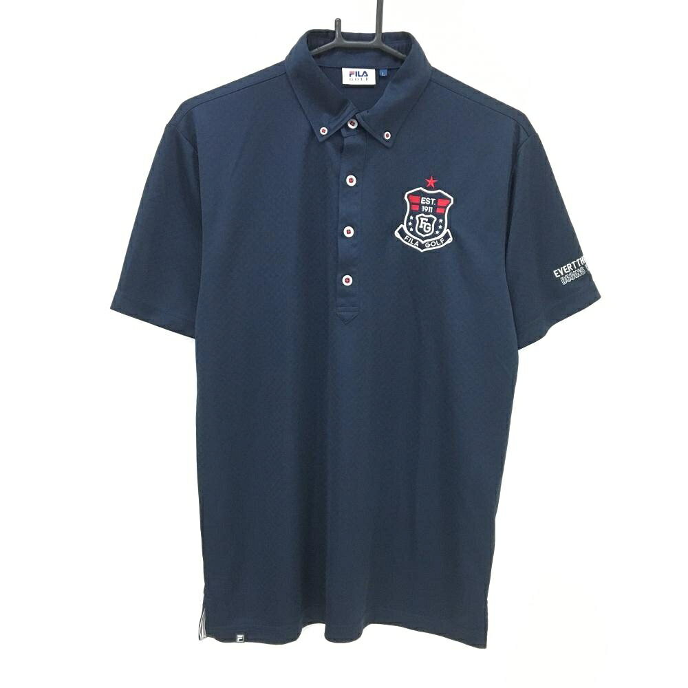 商品説明 ブランド FILA GOLF アイテム 半袖ポロシャツ 表記サイズ L ※海外サイズの場合もございます。必ず実寸サイズをご確認ください。 実寸サイズ 　身幅：約51.5cm　袖丈：約18cm　肩幅：約43.5cm　着丈：約69cm ※実寸サイズの採寸方法については、こちらをご覧ください。 ★実寸サイズは平台に平置きして外寸を測定しており、商品によっては若干の誤差が生じます。数cmの誤差は予めご了承くださいませ。 特徴・仕様 適応時期 春 ・ 夏 商品ランク A コメント 腹部・腰糸引き 商品ランク（ゴルフウェア） N 新品（タグ付き) S 新品未使用品（タグなし） A+ 使用感や汚れ等がない、または目立たない綺麗な中古品 A 使用感や汚れ等が少ない美品や良品 B+ 使用感や中小の汚れ等がある一般的な中古品 B 使用感や大中の汚れ等がある一般的な中古品 C 使用感や大中の汚れ、小さな穴等がある中古品 商品ランク（ゴルフシューズ） N 新品（タグ付き) S 新品未使用品（タグなし） A+ しわや汚れ等がない、または少ない綺麗な中古品 A しわや小さな汚れはあるが、使用感が少ない美品や良品 B+ しわや中小の汚れ、使用感がある一般的な中古品 B しわや大中の汚れ、使用感がある一般的な中古品 C しわや大中の汚れ、使用感がある中古品 D しわや大きな汚れ、使用感がある中古品 &nbsp;★A+～CランクはUSED品となりますので、神経質な方はご入札をお控えください。 &nbsp;★Nランクは新品商品ですが、一部保管時による汚れ等があります。商品説明や写真で必ずご確認ください。　