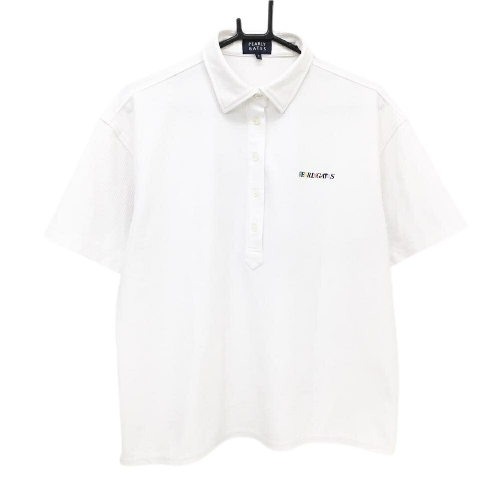 商品説明 ブランド PEARLY GATES アイテム 半袖ポロシャツ 表記サイズ 2 ※海外サイズの場合もございます。必ず実寸サイズをご確認ください。 実寸サイズ 　身幅：約57.5cm　袖丈：約20cm　肩幅：約51.5cm　着丈：約62.5cm ※実寸サイズの採寸方法については、こちらをご覧ください。 ★実寸サイズは平台に平置きして外寸を測定しており、商品によっては若干の誤差が生じます。数cmの誤差は予めご了承くださいませ。 特徴・仕様 2024年モデル 適応時期 春 ・ 夏 商品ランク B+ コメント 襟汚れ、胸・後ろ裾・袖内側汚れ 商品ランク（ゴルフウェア） N 新品（タグ付き) S 新品未使用品（タグなし） A+ 使用感や汚れ等がない、または目立たない綺麗な中古品 A 使用感や汚れ等が少ない美品や良品 B+ 使用感や中小の汚れ等がある一般的な中古品 B 使用感や大中の汚れ等がある一般的な中古品 C 使用感や大中の汚れ、小さな穴等がある中古品 商品ランク（ゴルフシューズ） N 新品（タグ付き) S 新品未使用品（タグなし） A+ しわや汚れ等がない、または少ない綺麗な中古品 A しわや小さな汚れはあるが、使用感が少ない美品や良品 B+ しわや中小の汚れ、使用感がある一般的な中古品 B しわや大中の汚れ、使用感がある一般的な中古品 C しわや大中の汚れ、使用感がある中古品 D しわや大きな汚れ、使用感がある中古品 &nbsp;★A+～CランクはUSED品となりますので、神経質な方はご入札をお控えください。 &nbsp;★Nランクは新品商品ですが、一部保管時による汚れ等があります。商品説明や写真で必ずご確認ください。　