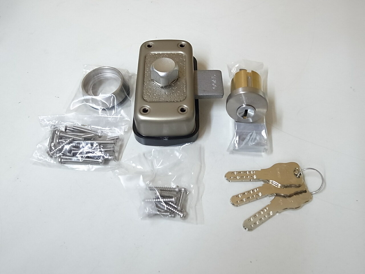 ゴールGPディンプル-MDU-5面付補助錠ステン色☆☆ゴール GOAL☆GP-MDU-5☆ゴール GOAL☆☆ 玄関 ドア 扉 修理 補修 交換 部品 パーツ