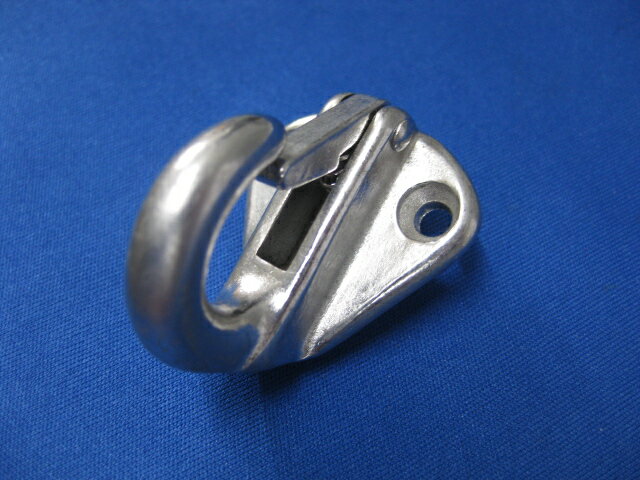 ステンレスウォールフックWH-2です。縦41ミリ、横34ミリ、太さ8ミリです。