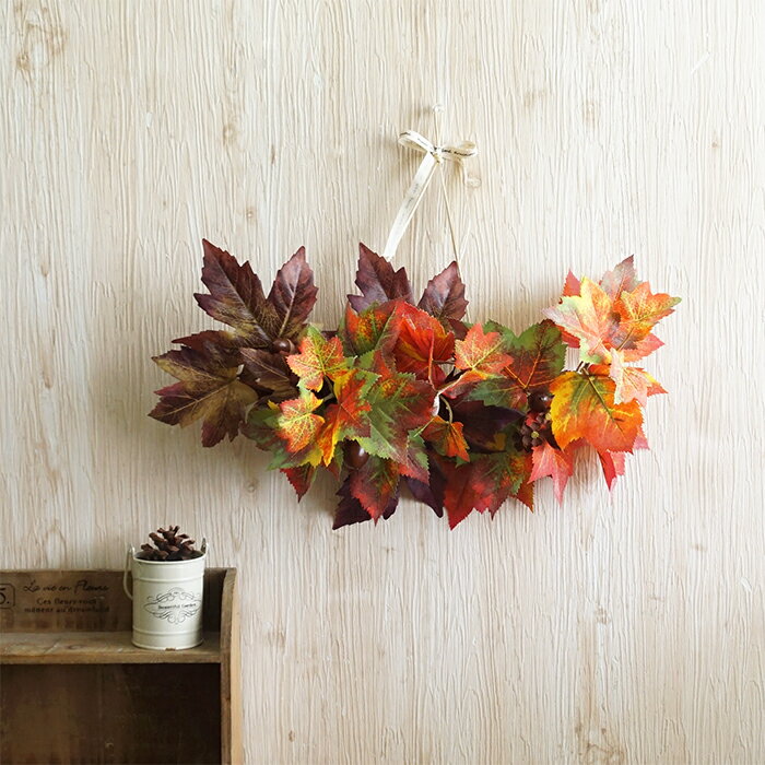 ハロウィン 秋 リース 造花 ドングリ 紅葉 モミジ インテリア 飾り 壁飾り 三日月型 アーティフィシャルフラワー かわいい【送料無料 ※北海道・沖縄除く】のサムネイル