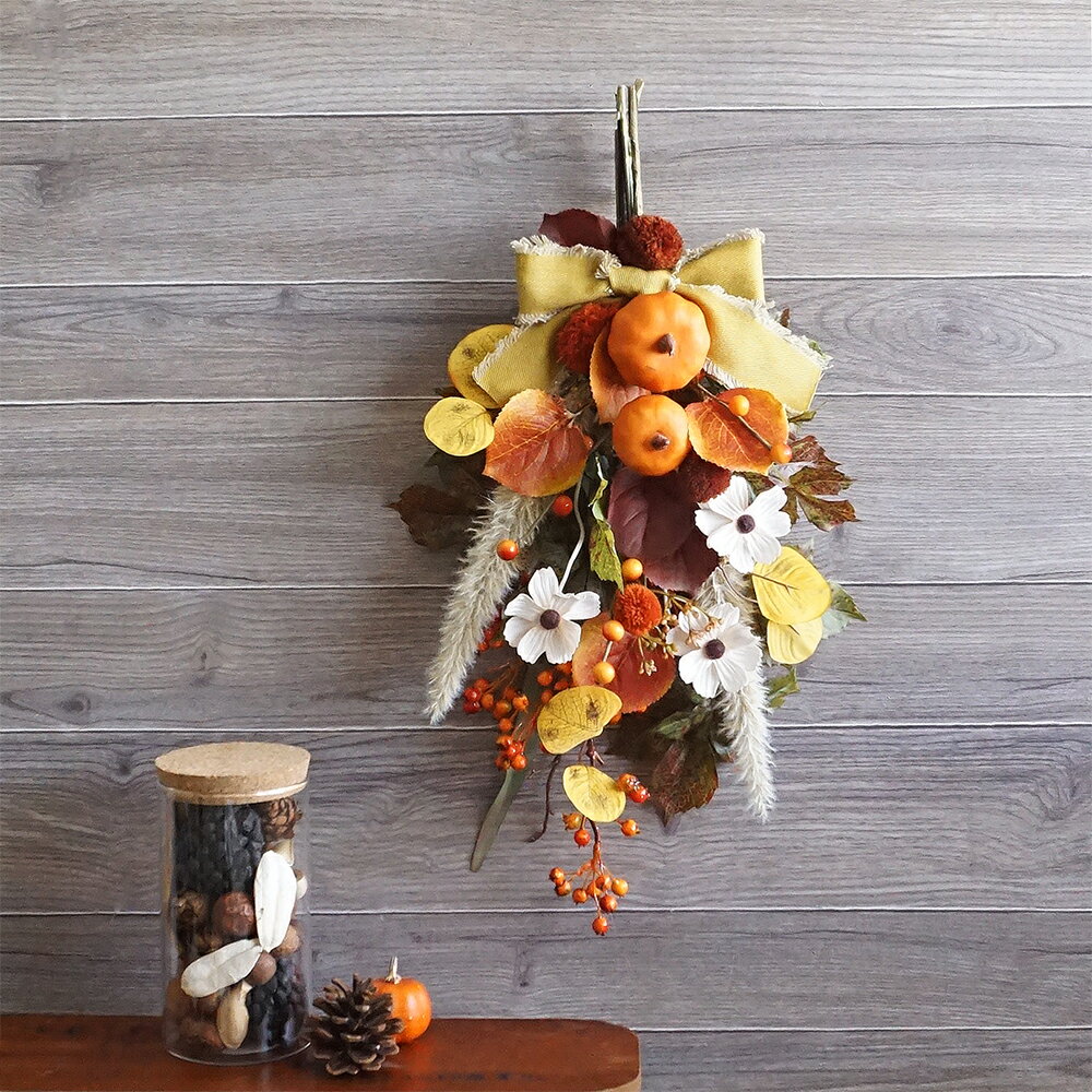 スワッグ ハロウィン 造花 松ぼっくり 松かさ ドングリ どんぐり 木の実 フェイクフラワー フラワーアレンジメント 壁掛け かわいい 秋 アーティフィシャルフラワー 装飾 インテリア 茶色 ブラウン【送料無料 ※北海道・沖縄除く】のサムネイル