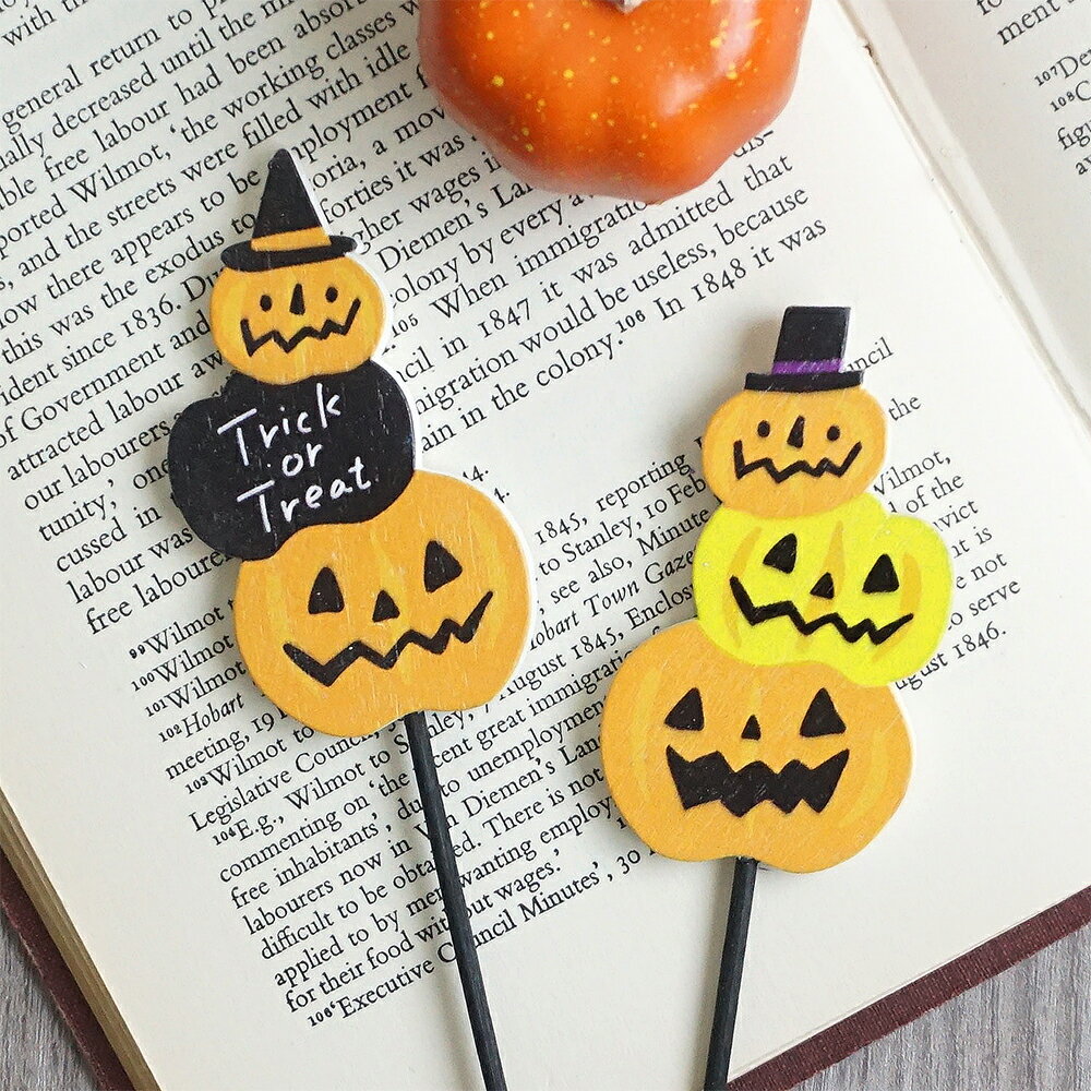 ハロウィン 木製 プレート ピック 3段カボチャ 2種セット 飾り オーナメント パンプキン かぼちゃ 可愛い 雑貨 halloween オレンジ 【メール便可（1通につき6セットまで）】のサムネイル