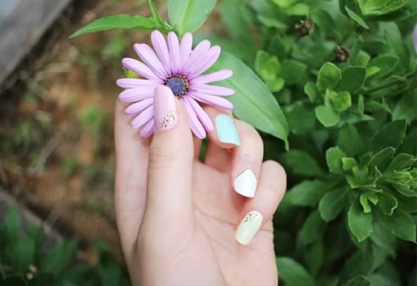 パステルカラーネイル　可愛い系ネイル　ネイルV09　シールネイル　貼るタイプネイル　使い捨てネイル　ネイルかわいい　簡単 セルフ キット 硬化 硬め 初心者 貼って固める シンプル おすすめ ランキング ジェルネイルセット　送料無料のサムネイル