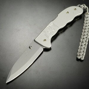 VICTORINOX 折りたたみナイフ Evoke Alox エボーク 0.9415. [ シルバー ] ビクトリノックス 木製ハンドル アロックス フォールディングナイフ 折り畳みナイフ 折り畳み式ナイフ 折りたたみ式ナイフ フォルダー 折畳ナイフ 折畳みナイフ 折畳式ナイフ 折込ナイフ