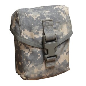 アメリカ軍放出品 払い下げ IFAKポーチ救急用品の収納に使用されていたIFAKポーチ■軍放出品のご購入を検討されているお客様へ。ご購入前に必ず下記の説明文、注意文を最後までご一読いただきますようお願い致します。アメリカ陸軍で使用されていた、SEKRIの旧型IFAKに対応したポーチです。元々は100ラウンドSAWポーチとしてベルトリンク(弾帯)の収納のために設計されましたが、IFAK(Improved First Aid Kit)用のポーチとしても使用されています。ポーチには、止血帯や包帯などを取り付けたインサートを収納することが可能です。MOLLEシステム対応のプレートキャリアなどに取り付けることができます。下記をお読みになり、ご納得いただけるお客様のみ、ご購入下さい。軍放出品（ミリタリーサープラス）は状態によって、下記の分類をしています。1，デッドストック　「新古品・未使用品（ほぼ新品）」2，良い　「キズや使用感があまり見られない。」3，可　「使用感があり、小さな傷等がある。」4，難あり　「比較的大きな傷、汚れがある。」5,破損あり 「破損はあるものの、補修や部品交換により使用可能な状態。」6,ジャンク品「破損があり、補修による使用が困難な状態 （部品取り用）。」※製造年代、色合い、その他、ご指定できません。※ご購入後に商品の状態に関するお問合わせはお受けできません。※ご購入後に返品、交換をご希望の場合、発生する送料はお客様のご負担になります。※製品の仕様、外観はメーカーより予告なく変更されますので、気になる点や、詳細はメールで別途お問合わせください。PC・モニタの環境で色が実物と多少異なる場合があります。布製品などは個体差があり、寸法に誤差が多少ありますので、ご了承くださいませ。IFAKポーチの詳細サイズ約W13cm × D7cm × H16cm重量約140g素材ナイロンNSN6545-01-531-36478465-01-531-3647生産国アメリカ他のバリエーションはこちら[ デッドストック ][ 可 ][ 難あり ]世界各国の軍隊で使用されていた服やポーチなどの装備、備品を民間に放出した商品になります。世界各国の軍隊のマークや紋章が入っており、普段見かけない商品ばかり。実際に使用されていたからこそユーズド感満載で、本格派ミリタリーマニアにはたまらない一品。[軍放出品/軍放出品 軍払下げ品 ミリタリーサープラス Military Surplus]軍放出品の商品一覧[2193][d00012111219300000000][2488][d01362476292024880000][00GUN] 米軍サープラス 米軍実物 米軍払い下げ品 アメリカ軍 アーミー メディカルポーチ 救急ポーチ 応急処置ポーチ ファーストエイドポーチ EMTポーチ EMSポーチ 救急ポーチ 救急用ポーチ 救急キットポーチ 衛生兵ポーチ 救急用品ポーチ ミリタリーサープラス 払い下げ 軍事物資 軍用品 軍需資材 実物 本物 レプマート repmart 激安通販 激安販売サバゲー装備 ＞ ミリタリーポーチ ＞ メディックポーチ軍モノ・輸入雑貨 ＞ 軍放出品 ＞ 北米の軍放出品 ＞ 米軍放出品取り扱いブランド ＞ 《カ》取扱いブランド ＞ 軍放出品新着アイテム ＞ 新着アイテム 2026年 ＞ 10月 新入荷[アメリカ軍放出品]【米軍放出品 IFAK ポーチ ACU/UCPデジタル迷彩 SEKRI [ 難あり ]】■軍放出品のご購入を検討されているお客様へ。ご購入前に必ず下記の説明文、注意文を最後までご一読いただきますようお願い致します。アメリカ陸軍で使用されていた、SEKRIの旧型IFAKに対応したポーチです。元々は100ラウンドSAWポーチとしてベルトリンク(弾帯)の収納のために設計されましたが、IFAK(Improved First Aid Kit)用のポーチとしても使用されています。ポーチには、止血帯や包帯などを取り付けたインサートを収納することが可能です。MOLLEシステム対応のプレートキャリアなどに取り付けることができます。下記をお読みになり、ご納得いただけるお客様のみ、ご購入下さい。軍放出品（ミリタリーサープラス）は状態によって、下記の分類をしています。1，デッドストック　「新古品・未使用品（ほぼ新品）」2，良い　「キズや使用感があまり見られない。」3，可　「使用感があり、小さな傷等がある。」4，難あり　「比較的大きな傷、汚れがある。」5,破損あり 「破損はあるものの、補修や部品交換により使用可能な状態。」6,ジャンク品「破損があり、補修による使用が困難な状態 （部品取り用）。」※製造年代、色合い、その他、ご指定できません。※ご購入後に商品の状態に関するお問合わせはお受けできません。※ご購入後に返品、交換をご希望の場合、発生する送料はお客様のご負担になります。サバゲー装備 ＞ ミリタリーポーチ ＞ メディックポーチ軍モノ・輸入雑貨 ＞ 軍放出品 ＞ 北米の軍放出品 ＞ 米軍放出品取り扱いブランド ＞ 《カ》取扱いブランド ＞ 軍放出品新着アイテム ＞ 新着アイテム 2026年 ＞ 10月 新入荷米軍放出品 メディックポーチ MOLLE対応 ACU / UCP迷彩 IFAK米軍放出品 IFAKポーチ&インサート ACU/UCPデジタル迷彩 SEKRI米軍放出品 アメリカ海兵隊 IFAKポーチ コヨーテブラウンSHELLBACK TACTICAL メディックポーチ IFAK リップアウェイ希望の方は、注文時に必ず、「メール便」を選択してください。このバナーのある商品は、注文時選択した場合のみ、送料250円(税込)で発送可能※マーク無し商品と同梱の場合770円(税込)※保証無しのメール便、または定形外郵便で発送（発送方法は選べません）支払い方法に代金引換はお選びいただけません。入金確認後、1週間以内の発送となります。「配達指定日」の対応できません。→→→詳しくはこちらを必ずご確認ください。&nbsp;