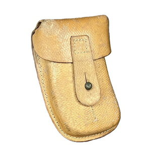 チェコ軍放出品 SMGマガジンポーチ Vz61マガジン専用 革製 [ 破損あり ] チェコスロバキア military スコーピオン 革 レザー ミリタリー サバゲー 装備品 軍物 軍払い下げ品 マグポーチ ライフルマグポーチ ライフルマガジンポーチ ミリタリーサープラス ミリタリーグッズ