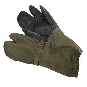 ドイツ軍放出品 防寒ミトン 手袋 3本指 OD [ 小 ] 軍払下げ品 軍払い下げ品 ハンティンググローブ タクティカルグローブ ミリタリーグローブ 防寒グローブ 防寒手袋 ウインターグローブ 耐寒手袋 耐寒グローブ ミリタリーサープラス ミリタリーグッズ