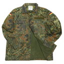 独軍 フレックターン迷彩 BDUジャケット日本の密林にも適した迷彩柄のコンバットジャケット■軍放出品のご購入を検討されているお客様へ。ご購入前に必ず下記の説明文、注意文を最後までご一読いただきますようお願い致します。ドイツ軍で使用されていたコンバットジャケットです。襟付きで両胸にポケットを備えたベーシックなデザイン。軍隊における様々な活動において着用されていました。両腕にはドイツ国旗が貼られており、左腕にはフラップ付のミニポケット、右腕には部隊章や階級章を貼ることができるベルクロを設置。使用されている「フレクター迷彩」は、約5色(緑、薄緑、黒、赤茶色、カーキなど)で構成され、温帯密林地帯でのカモフラージュに適したデザインとなっています。下記をお読みになり、ご納得いただけるお客様のみ、ご購入下さい。軍放出品（ミリタリーサープラス）は状態によって、下記の分類をしています。1，デッドストック　「新古品・未使用品（ほぼ新品）」2，良い　「キズや使用感があまり見られない。」3，可　「使用感があり、小さな傷等がある。」4，難あり　「比較的大きな傷、汚れがある。」5，破損あり「破損はあるものの、使用できる状態」6，ジャンク品「破損があってそのままでは使用できない」※製造年代、色合い、その他、ご指定できません。※ご購入後に商品の状態に関するお問合わせはお受けできません。※ご購入後に返品、交換をご希望の場合、発生する送料はお客様のご負担になります。※製品の仕様、外観はメーカーより予告なく変更されますので、気になる点や、詳細はメールで別途お問合わせください。PC・モニタの環境で色が実物と多少異なる場合があります。布製品などは個体差があり、寸法に誤差が多少ありますので、ご了承くださいませ。戦闘服の詳細こちらは「ドイツ軍放出品 コンバットジャケット 国旗パッチ付き フレクター迷彩 [ サイズ16 / 難あり ]」のご購入ページです。※放出品の衣類においてサイズ表記は参考値となります。個体によってサイズにバラつきがあり、最大5cm以上誤差がある場合もございますので予めご了承ください。サイズ1&nbsp;&nbsp;&nbsp;&nbsp;&nbsp;&nbsp;着丈:約69cm&nbsp;&nbsp;&nbsp;&nbsp;肩幅:約42cm&nbsp;&nbsp;&nbsp;&nbsp;身幅:約52cmサイズ2&nbsp;&nbsp;&nbsp;&nbsp;&nbsp;&nbsp;着丈:約70cm&nbsp;&nbsp;&nbsp;&nbsp;肩幅:約43cm&nbsp;&nbsp;&nbsp;&nbsp;身幅:約53cmサイズ6&nbsp;&nbsp;&nbsp;&nbsp;&nbsp;&nbsp;着丈:約73cm&nbsp;&nbsp;&nbsp;&nbsp;肩幅:約46cm&nbsp;&nbsp;&nbsp;&nbsp;身幅:約56cmサイズ7&nbsp;&nbsp;&nbsp;&nbsp;&nbsp;&nbsp;着丈:約74cm&nbsp;&nbsp;&nbsp;&nbsp;肩幅:約46cm&nbsp;&nbsp;&nbsp;&nbsp;身幅:約56cmサイズ8&nbsp;&nbsp;&nbsp;&nbsp;&nbsp;&nbsp;着丈:約75cm&nbsp;&nbsp;&nbsp;&nbsp;肩幅:約47cm&nbsp;&nbsp;&nbsp;&nbsp;身幅:約57cmサイズ9&nbsp;&nbsp;&nbsp;&nbsp;&nbsp;&nbsp;着丈:約76cm&nbsp;&nbsp;&nbsp;&nbsp;肩幅:約48cm&nbsp;&nbsp;&nbsp;&nbsp;身幅:約58cmサイズ10&nbsp;&nbsp;&nbsp;&nbsp;着丈:約77cm&nbsp;&nbsp;&nbsp;&nbsp;肩幅:約49cm&nbsp;&nbsp;&nbsp;&nbsp;身幅:約60cmサイズ11&nbsp;&nbsp;&nbsp;&nbsp;着丈:約78cm&nbsp;&nbsp;&nbsp;&nbsp;肩幅:約49cm&nbsp;&nbsp;&nbsp;&nbsp;身幅:約60cmサイズ12&nbsp;&nbsp;&nbsp;&nbsp;着丈:約79cm&nbsp;&nbsp;&nbsp;&nbsp;肩幅:約49cm&nbsp;&nbsp;&nbsp;&nbsp;身幅:約60cmサイズ13&nbsp;&nbsp;&nbsp;&nbsp;着丈:約80cm&nbsp;&nbsp;&nbsp;&nbsp;肩幅:約51cm&nbsp;&nbsp;&nbsp;&nbsp;身幅:約61cmサイズ14&nbsp;&nbsp;&nbsp;&nbsp;着丈:約81cm&nbsp;&nbsp;&nbsp;&nbsp;肩幅:約51cm&nbsp;&nbsp;&nbsp;&nbsp;身幅:約62cmサイズ15&nbsp;&nbsp;&nbsp;&nbsp;着丈:約82cm&nbsp;&nbsp;&nbsp;&nbsp;肩幅:約52cm&nbsp;&nbsp;&nbsp;&nbsp;身幅:約64cmサイズ16&nbsp;&nbsp;&nbsp;&nbsp;着丈:約82cm&nbsp;&nbsp;&nbsp;&nbsp;肩幅:約53cm&nbsp;&nbsp;&nbsp;&nbsp;身幅:約64cmサイズ17&nbsp;&nbsp;&nbsp;&nbsp;着丈:約83cm&nbsp;&nbsp;&nbsp;&nbsp;肩幅:約53cm&nbsp;&nbsp;&nbsp;&nbsp;身幅:約64cmサイズ18&nbsp;&nbsp;&nbsp;&nbsp;着丈:約85cm&nbsp;&nbsp;&nbsp;&nbsp;肩幅:約53cm&nbsp;&nbsp;&nbsp;&nbsp;身幅:約64cmサイズ19&nbsp;&nbsp;&nbsp;&nbsp;着丈:約86cm&nbsp;&nbsp;&nbsp;&nbsp;肩幅:約53cm&nbsp;&nbsp;&nbsp;&nbsp;身幅:約65cmサイズ20&nbsp;&nbsp;&nbsp;&nbsp;着丈:約88cm&nbsp;&nbsp;&nbsp;&nbsp;肩幅:約53cm&nbsp;&nbsp;&nbsp;&nbsp;身幅:約65cm素材コットン65％、ポリエステル35％他のバリエーションはこちら世界各国の軍隊で使用されていた服やポーチなどの装備、備品を民間に放出した商品になります。世界各国の軍隊のマークや紋章が入っており、普段見かけない商品ばかり。実際に使用されていたからこそユーズド感満載で、本格派ミリタリーマニアにはたまらない一品。[軍放出品/軍払下げ品/軍払い下げ品/ミリタリーサープラス]軍放出品の商品一覧[2100][d00010919210000000000][2486][d01362476291824860000][00GUN] フィールドジャケット フレックターン迷彩 BDUジャケット 戦闘用ジャケット 戦闘服 軍服 コンバットユニフォーム バトルジャケット バトルユニフォーム 迷彩服 迷彩ジャケット ミリタリーサープラス ミリタリーグッズサバゲー装備 ＞ サバゲーウェア ＞ 戦闘服(ジャケット)軍モノ・輸入雑貨 ＞ 軍放出品 ＞ 欧州の軍放出品 ＞ ドイツ軍放出品取り扱いブランド ＞ 《カ》取扱いブランド ＞ 軍放出品新着アイテム ＞ 新着アイテム 2022年 ＞ 11月 新入荷[独軍]こちらは「ドイツ軍放出品 コンバットジャケット 国旗パッチ付き フレクター迷彩 [ サイズ16 / 難あり ]」のご購入ページです。【ドイツ軍放出品 コンバットジャケット 国旗パッチ付き フレクター迷彩 [ サイズ16 / 難あり ]】■軍放出品のご購入を検討されているお客様へ。ご購入前に必ず下記の説明文、注意文を最後までご一読いただきますようお願い致します。ドイツ軍で使用されていたコンバットジャケットです。襟付きで両胸にポケットを備えたベーシックなデザイン。軍隊における様々な活動において着用されていました。両腕にはドイツ国旗が貼られており、左腕にはフラップ付のミニポケット、右腕には部隊章や階級章を貼ることができるベルクロを設置。使用されている「フレクター迷彩」は、約5色(緑、薄緑、黒、赤茶色、カーキなど)で構成され、温帯密林地帯でのカモフラージュに適したデザインとなっています。下記をお読みになり、ご納得いただけるお客様のみ、ご購入下さい。軍放出品（ミリタリーサープラス）は状態によって、下記の分類をしています。1，デッドストック　「新古品・未使用品（ほぼ新品）」2，良い　「キズや使用感があまり見られない。」3，可　「使用感があり、小さな傷等がある。」4，難あり　「比較的大きな傷、汚れがある。」5，破損あり「破損はあるものの、使用できる状態」6，ジャンク品「破損があってそのままでは使用できない」※製造年代、色合い、その他、ご指定できません。※ご購入後に商品の状態に関するお問合わせはお受けできません。※ご購入後に返品、交換をご希望の場合、発生する送料はお客様のご負担になります。サバゲー装備 ＞ サバゲーウェア ＞ 戦闘服(ジャケット)軍モノ・輸入雑貨 ＞ 軍放出品 ＞ 欧州の軍放出品 ＞ ドイツ軍放出品取り扱いブランド ＞ 《カ》取扱いブランド ＞ 軍放出品新着アイテム ＞ 新着アイテム 2022年 ＞ 11月 新入荷ドイツ軍放出品 ヘルメットカバー BW リバーシブル フレクターカモ&スノードイツ軍放出品 ユーティリティポーチ KSKベストGen. 1専用 フレックターン迷彩ドイツ軍放出品 スコップカバー S95 フレックターン迷彩 折りたたみスコップ用ドイツ軍放出品 ボトルポーチ システム95装備セット フレックターン迷彩&nbsp;
