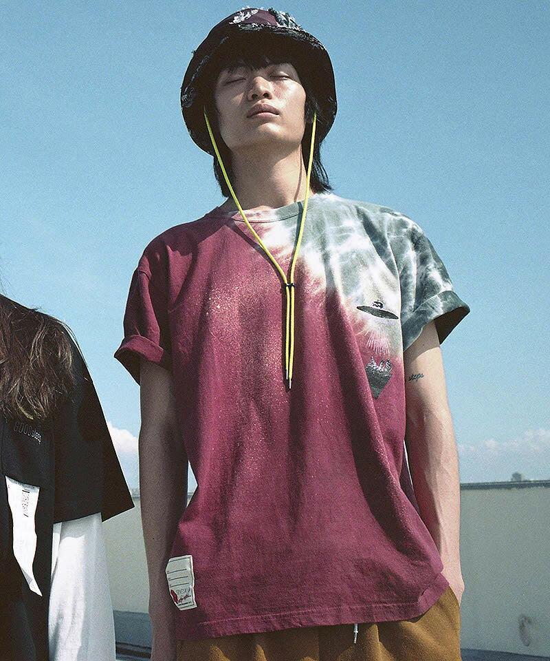 【SEVESKIG(セヴシグ)】YUKIDYE×SEVESKIG×TEXTA8000 IAMWHOIAM Tシャツ(CT-SV-NIS-1005)のサムネイル