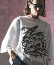 yGLIMCLAP(ONbv)zy\̔6{`{ׁz Foaming printed oversized T-shirt TVc(16-085-gls-ce)