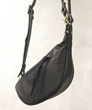 【LESS DESIGN(レスデザイン)】【予約販売ご注文から1ヶ月後出荷】 「-Less」鞍型クラッチショルダーバ..