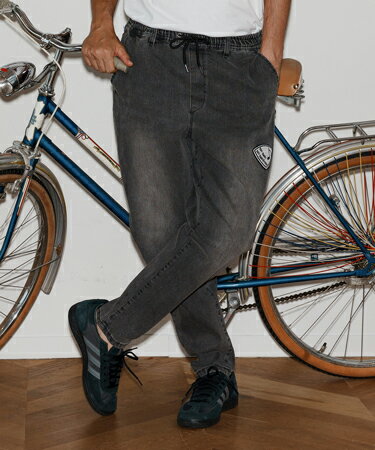 【No Rain No Rainbow(ノーレインノーレインボー)】tapered denim pants with pick patch デニムパンツ(NR25W-05)