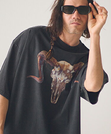 Rakuten - 【ADAM PATEK(アダムパテック)】【予約販売5月下旬〜6月上旬入荷】ADAMPATEK - RED:BANSHEE　Ram Skull Graphic short sleeve t-shirt Tシャツ(AP2614037)